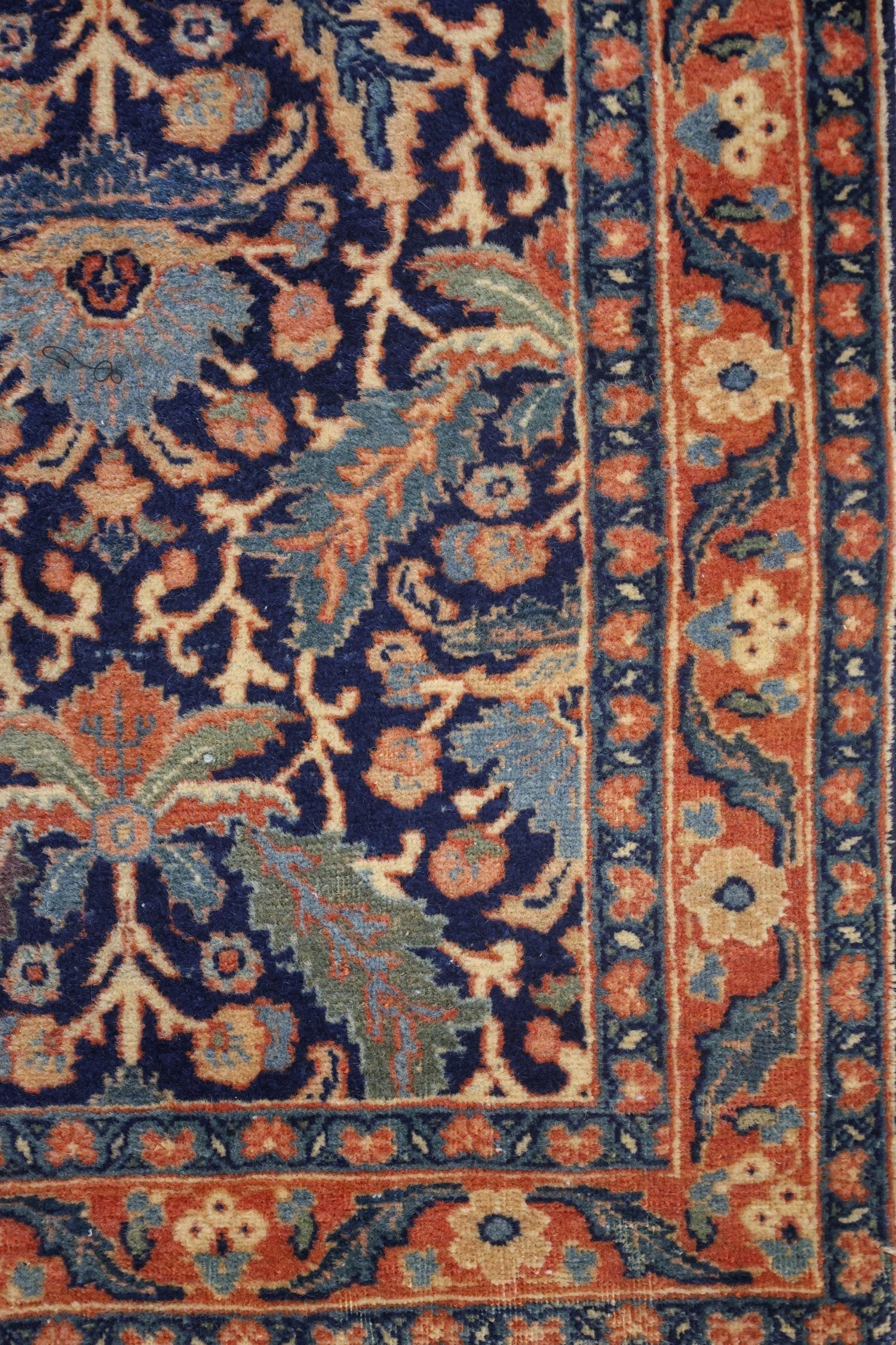 Antique Tabriz Handwoven Traditional Rug, J69207