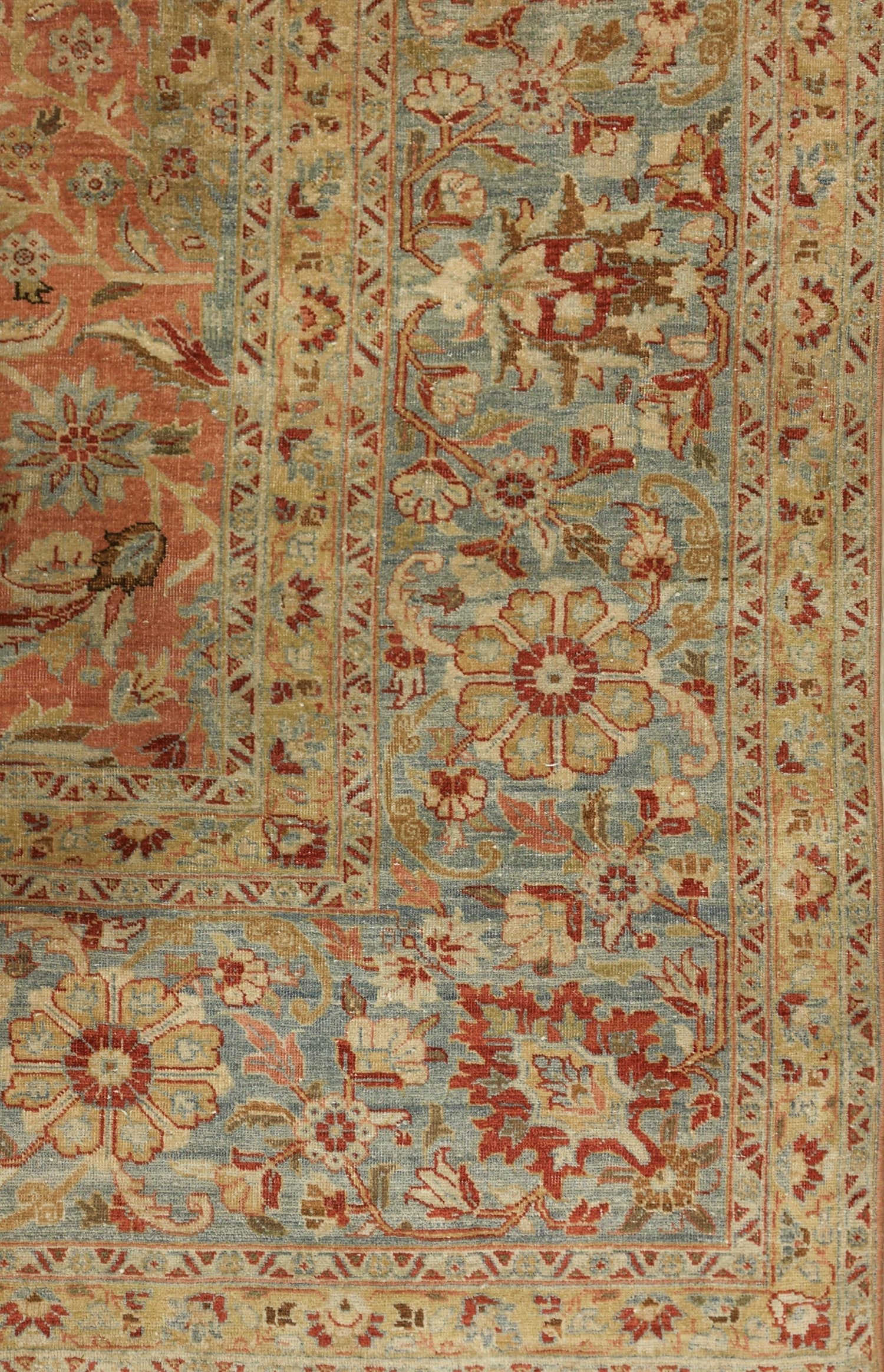 Antique Tabriz Handwoven Traditional Rug, J69649