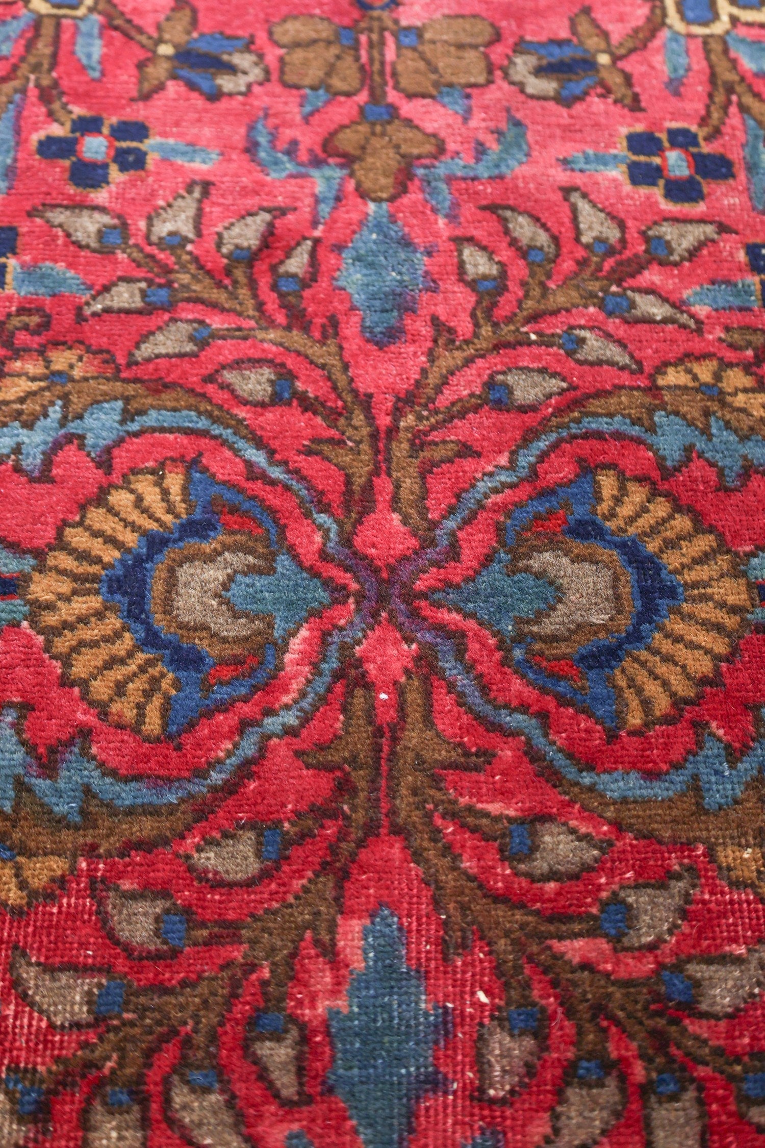 Antique Tabriz Handwoven Traditional Rug, J70427