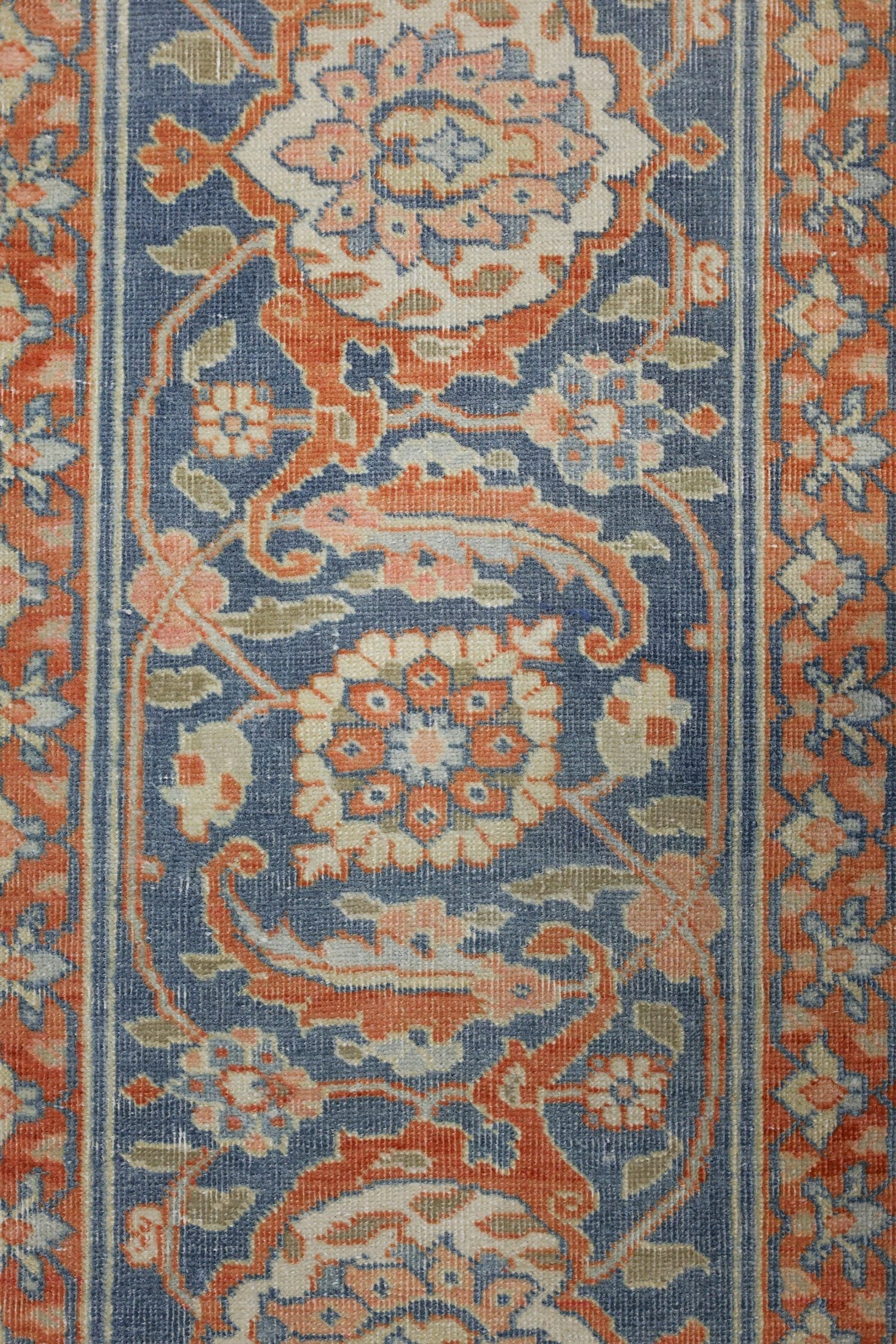 Vintage Tabriz Handwoven Traditional Rug, J73403