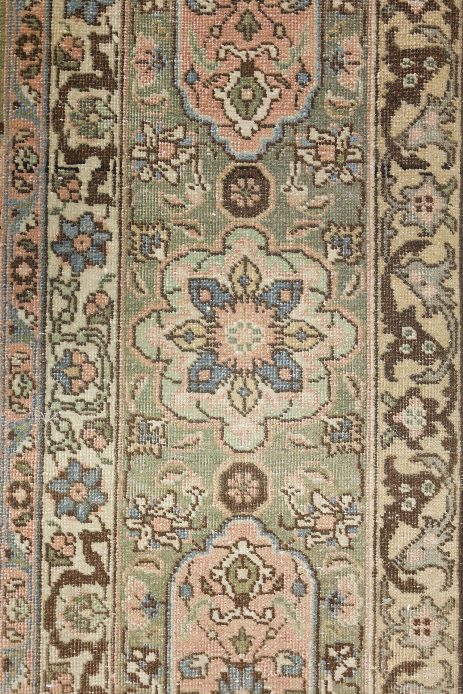 Vintage Tabriz Handwoven Traditional Rug, J75135