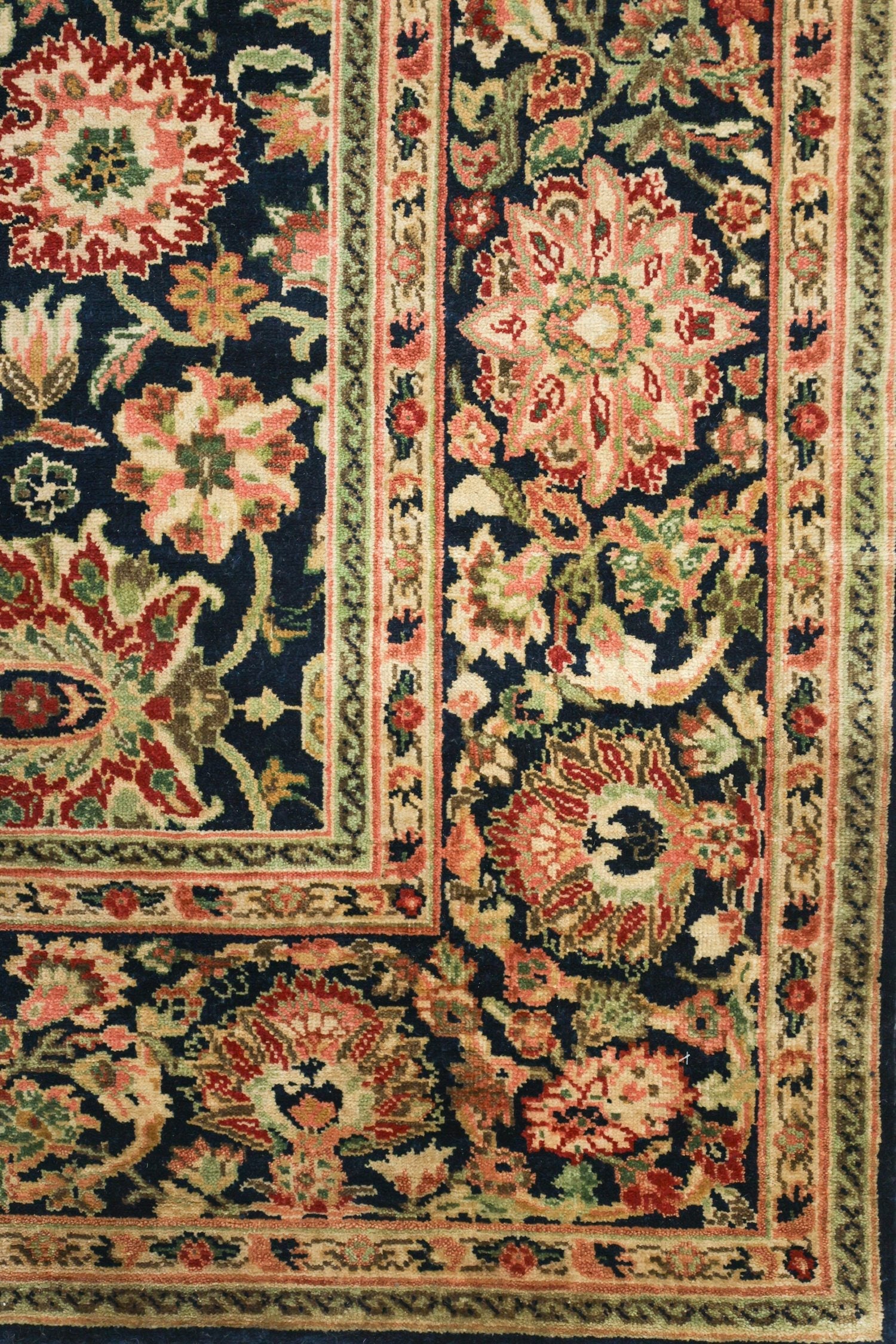 Tabriz Handwoven Traditional Rug, J76182