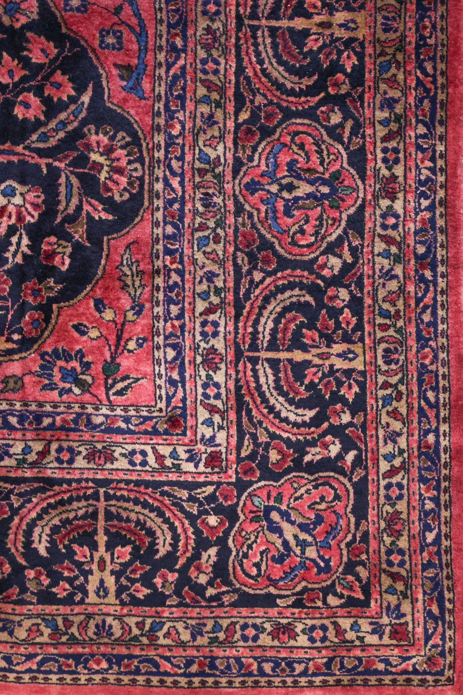 Antique Tuftanjian Sarouk Handwoven Traditional Rug, J75285