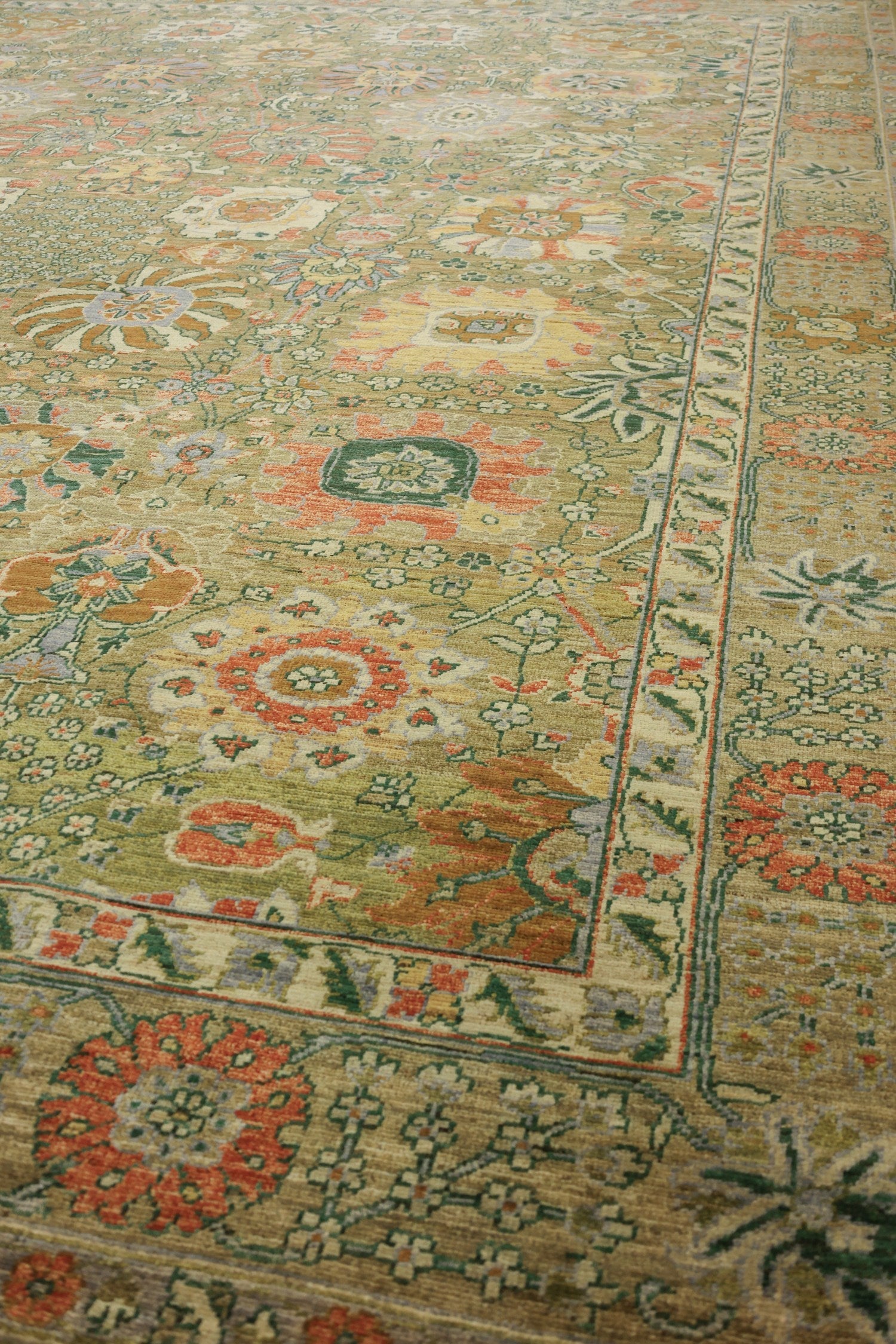 Vase Handwoven Traditional Rug, J72082