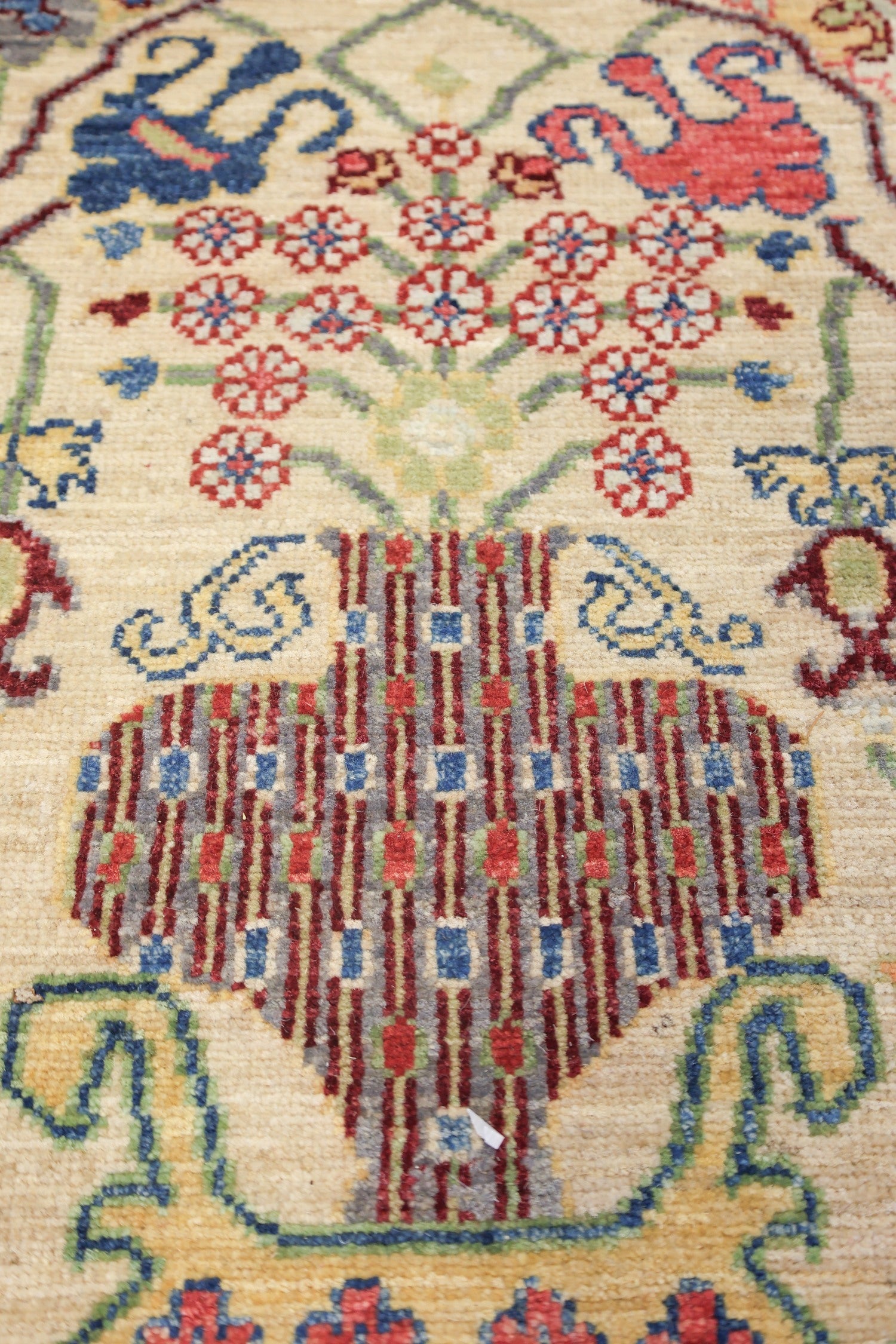 Vase Handwoven Traditional Rug, J74220