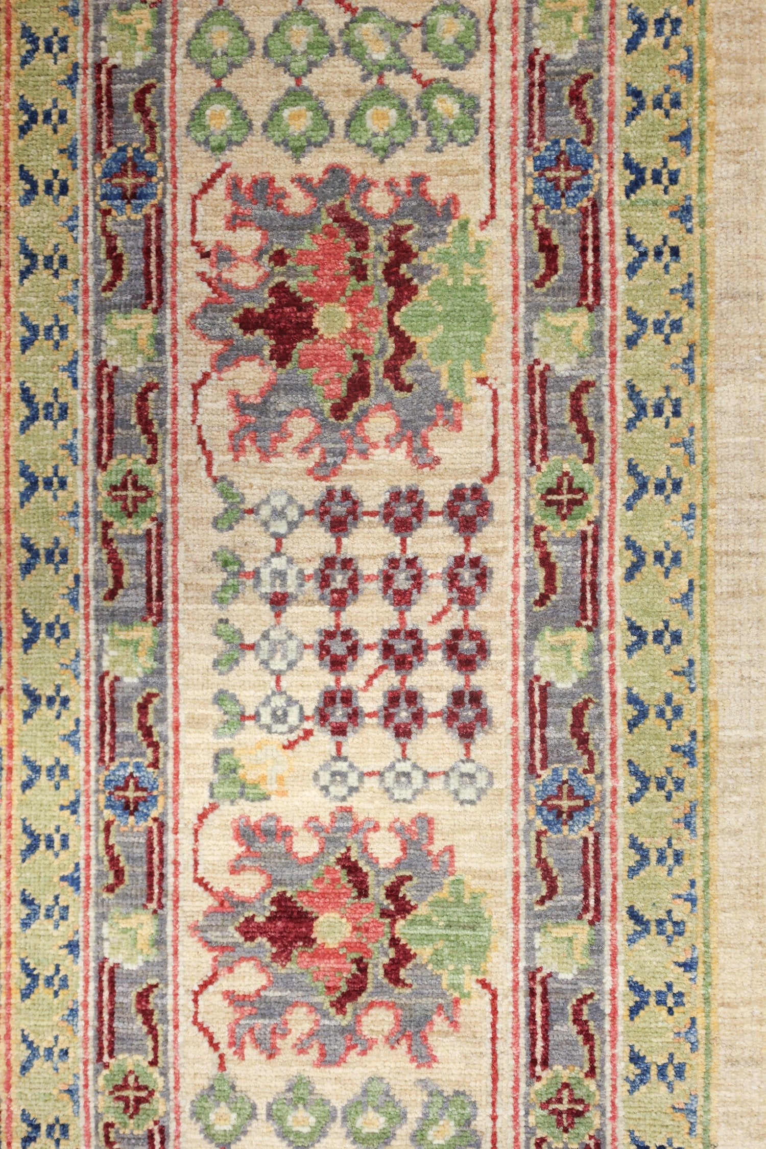 Vase Handwoven Traditional Rug, J74220