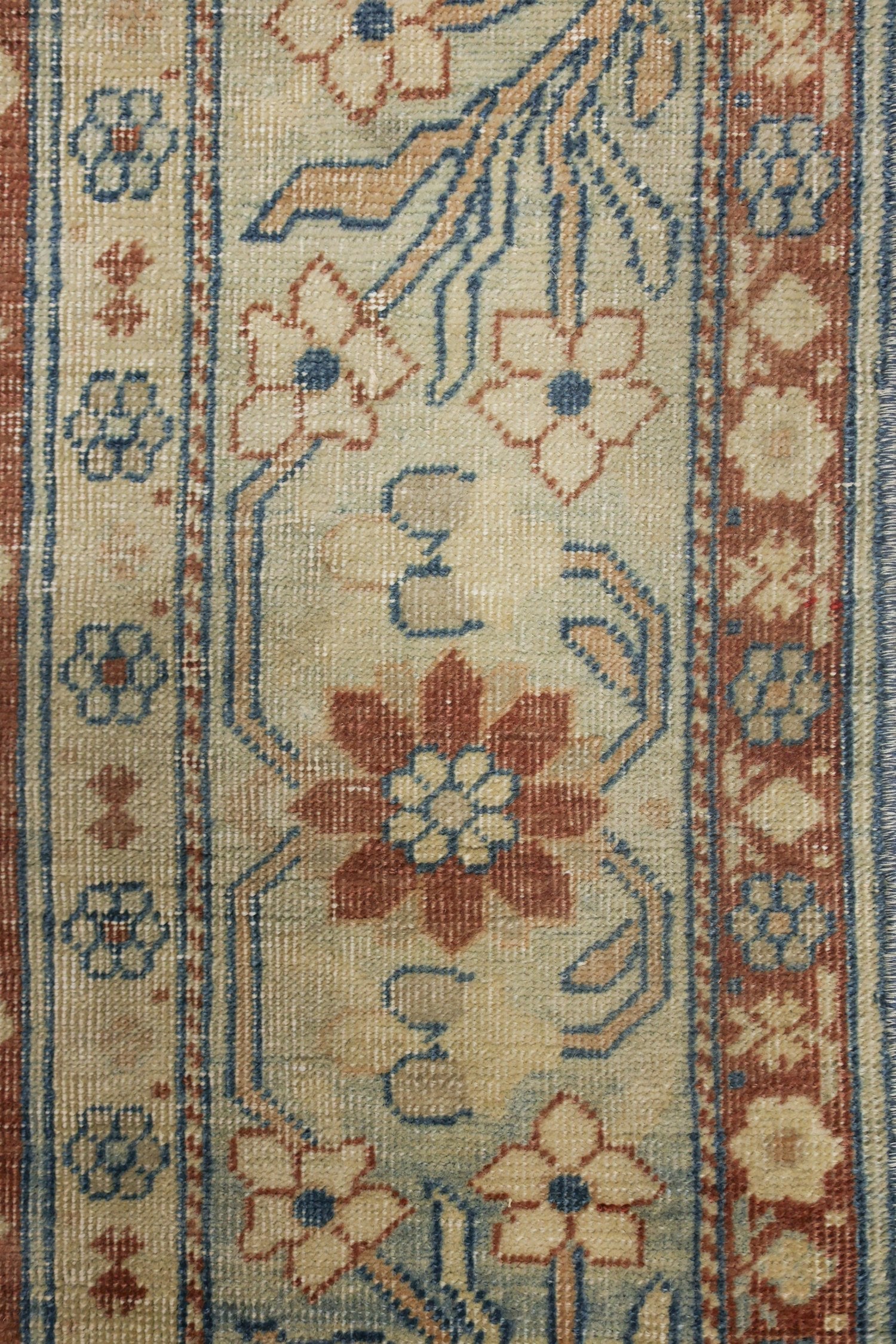 Vintage Veramin Handwoven Traditional Rug, J73368