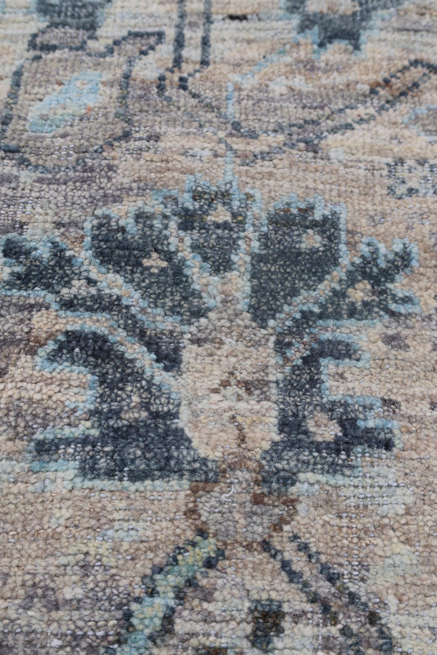 Arabesque Handwoven Transitional Rug, J73800