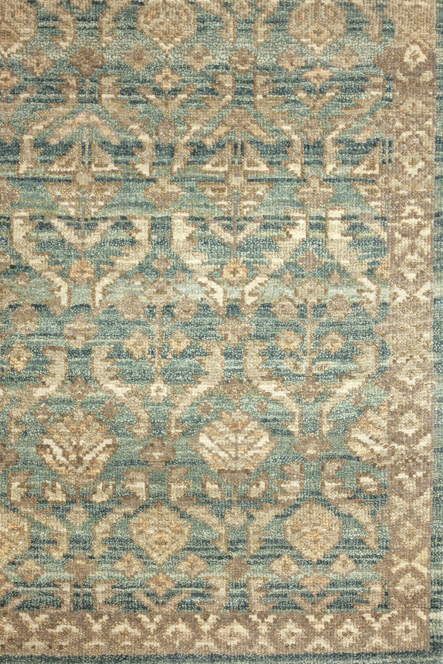 Ferahan Flower Handwoven Transitional Rug, J77088