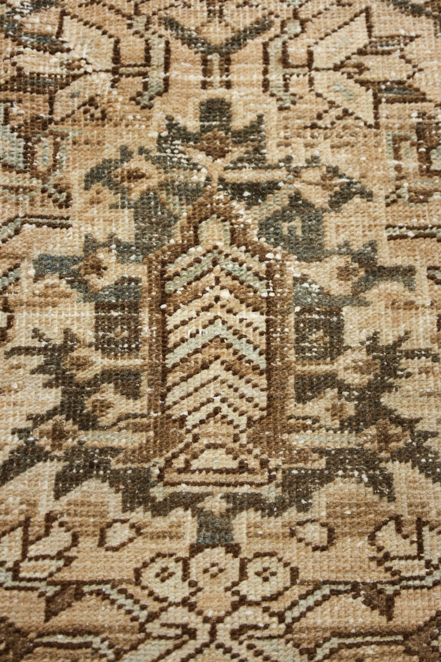 Vintage Heriz Handwoven Transitional Rug, J76685