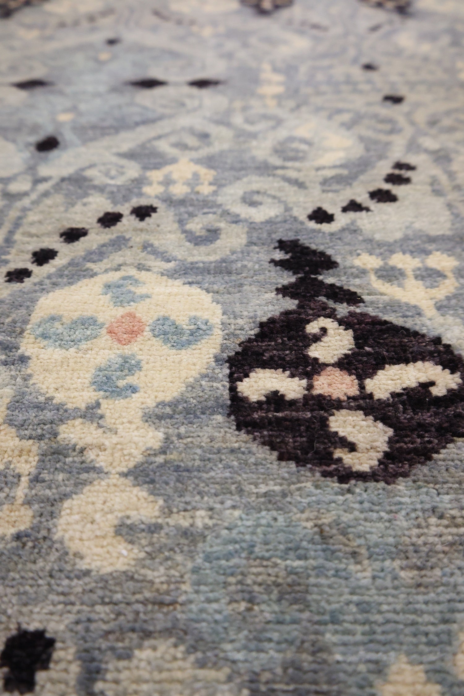 Ikat Handwoven Transitional Rug, J58441