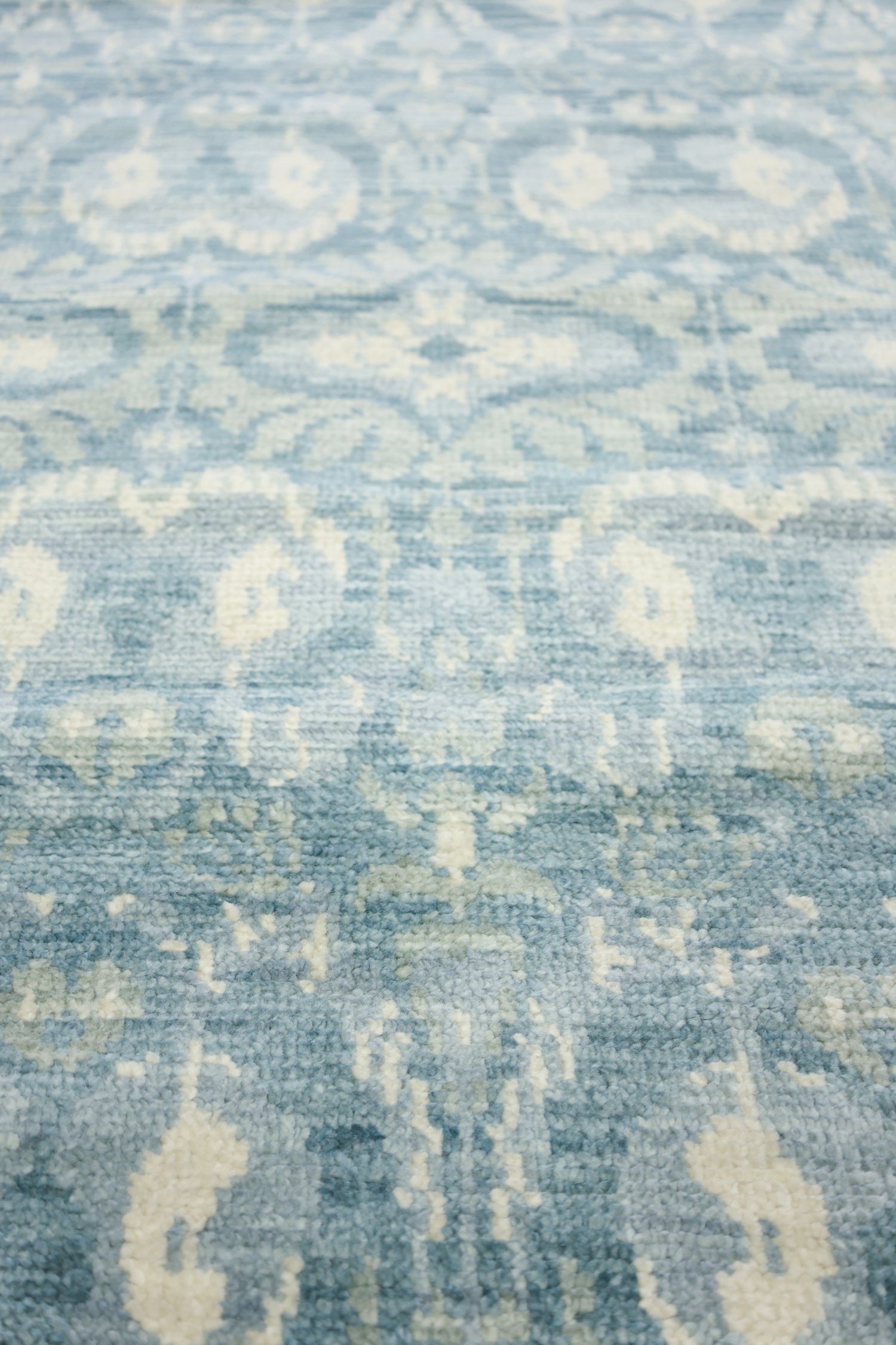 Ikat Handwoven Transitional Rug, J76114