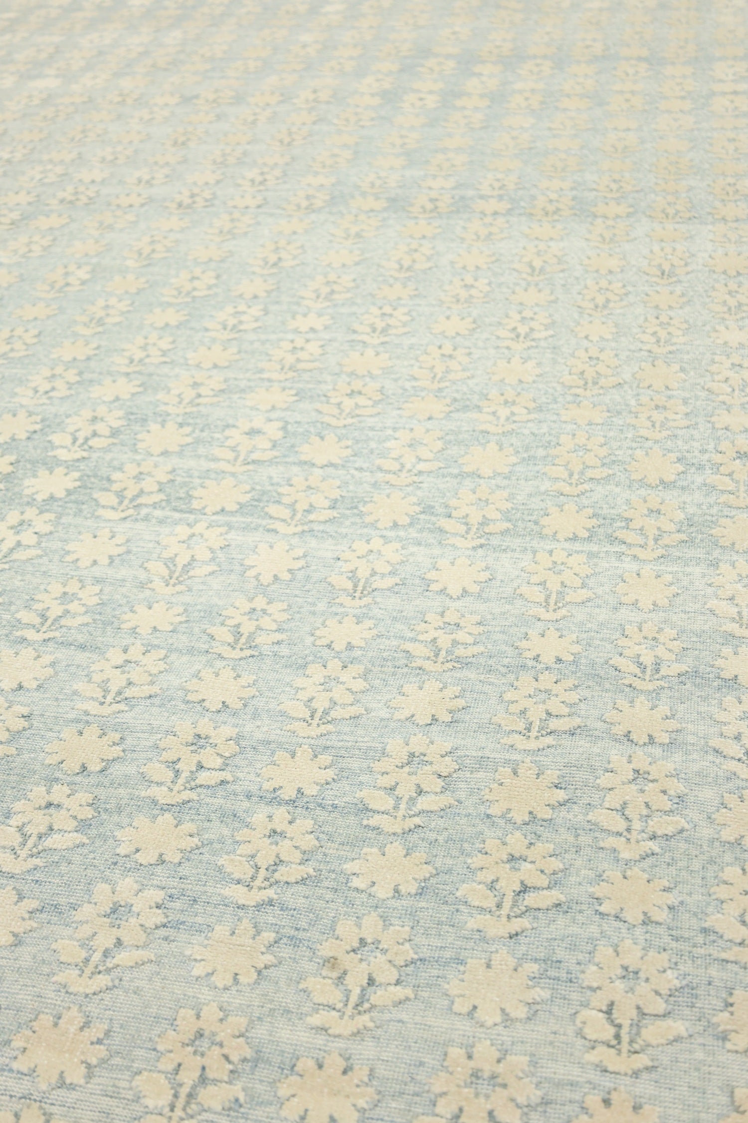 In Bloom Handwoven Transitional Rug, J75610