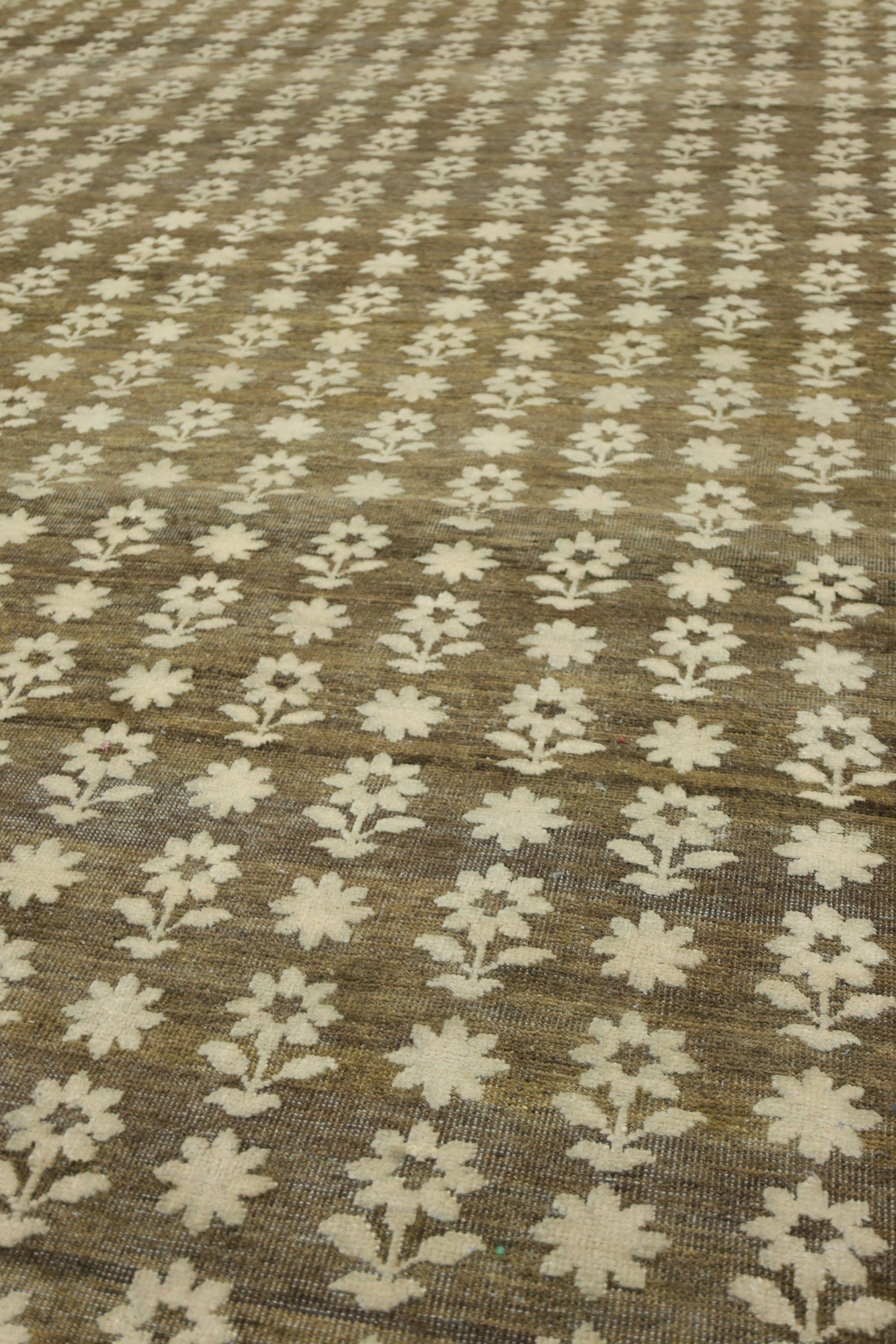 In Bloom Handwoven Transitional Rug, J75612