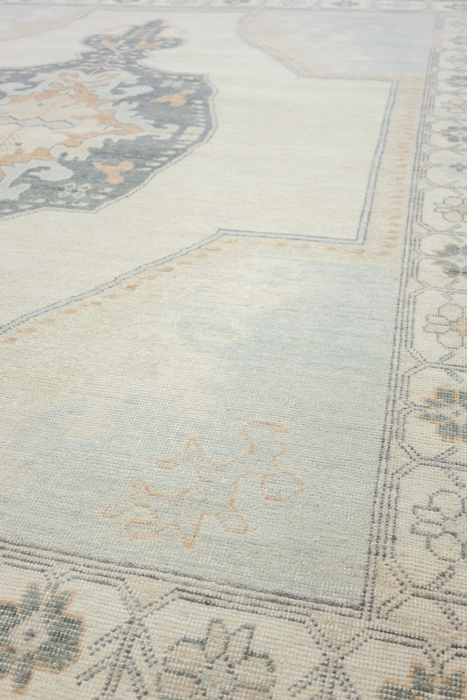 Kars Handwoven Transitional Rug, J75729