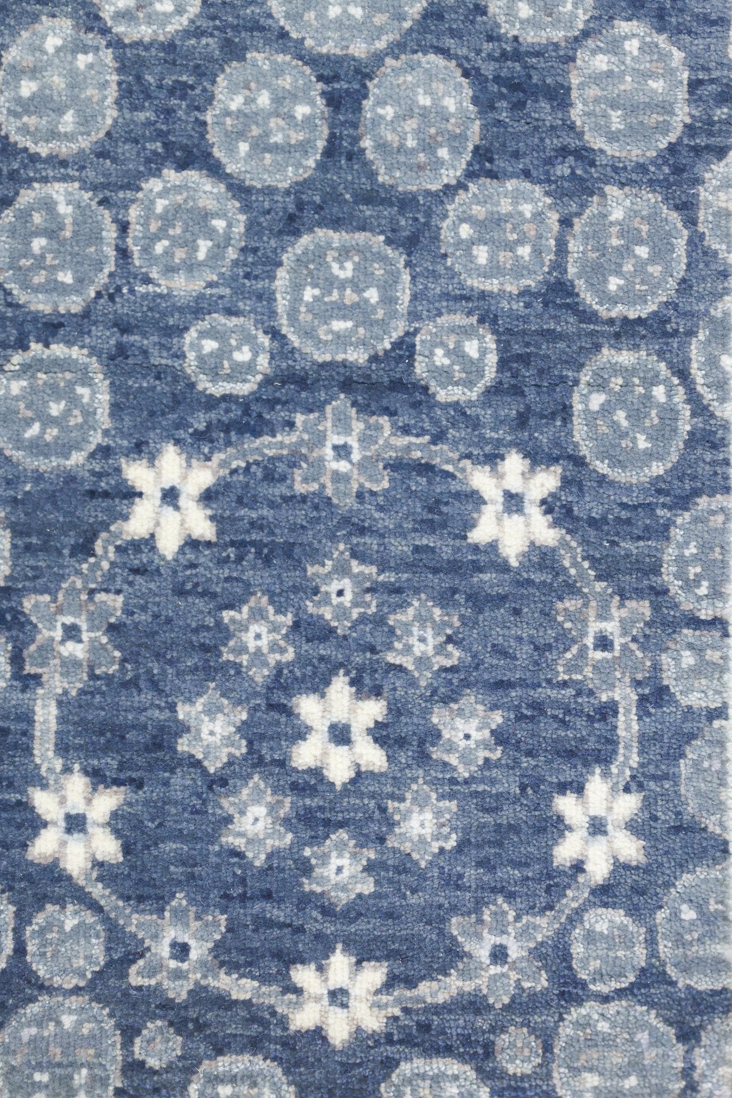 Moghul Handwoven Transitional Rug, J70237