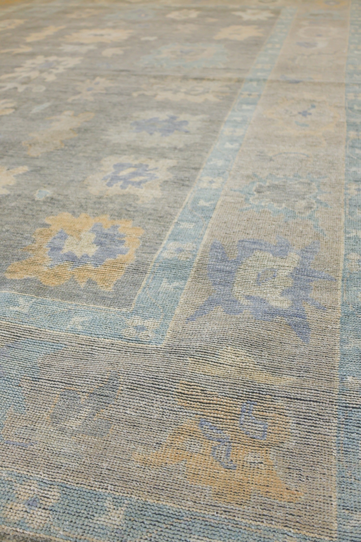 Oushak Handwoven Transitional Rug, J75466