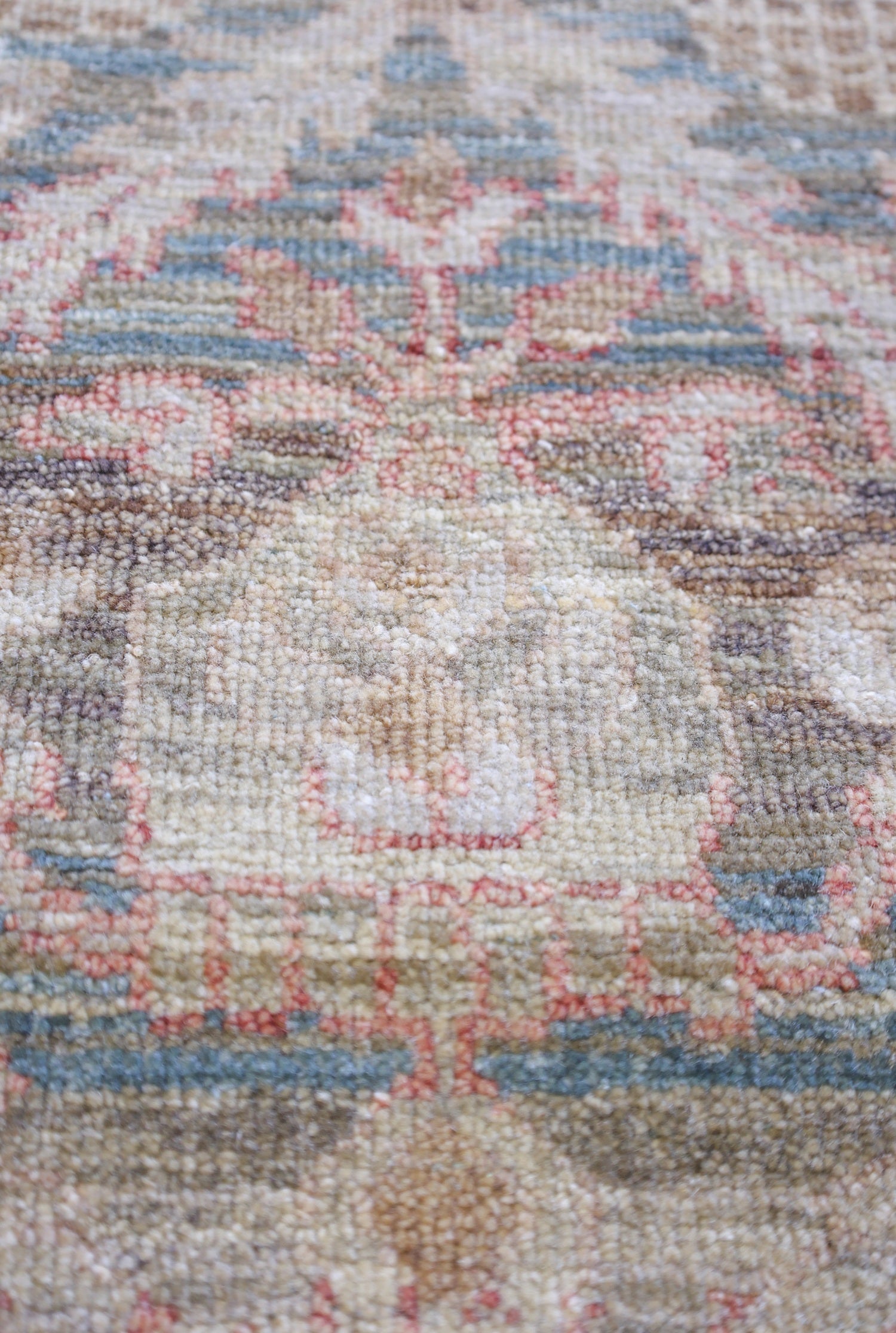 Persian Trellis Handwoven Transitional Rug, J73993