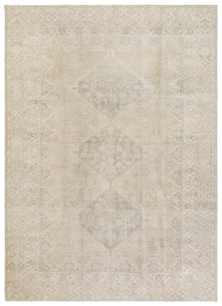 Vintage Shiraz Handwoven Transitional Rug