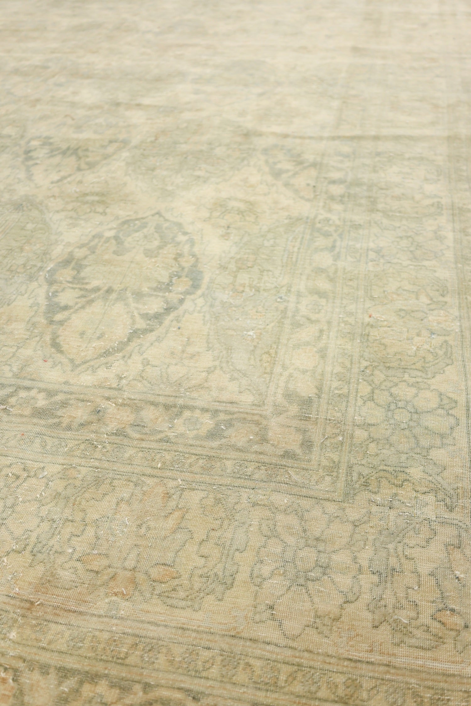 Vintage Tabriz Handwoven Transitional Rug, J76642