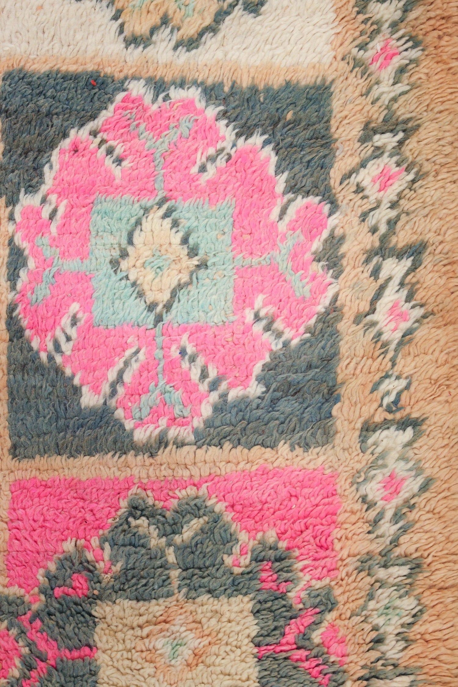 Vintage Berber Handwoven Tribal Rug, J74107