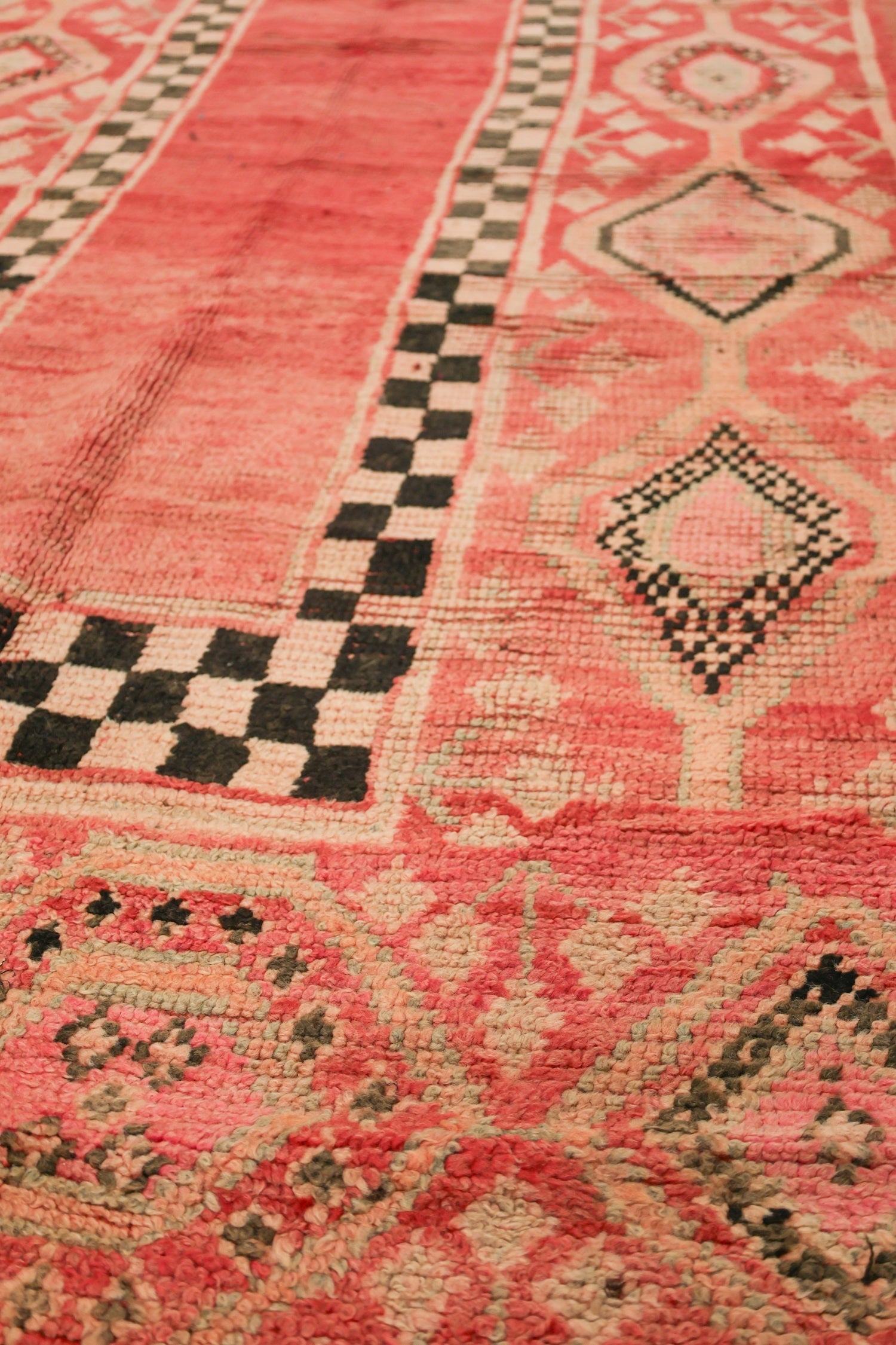 Vintage Berber Handwoven Tribal Rug, J74112