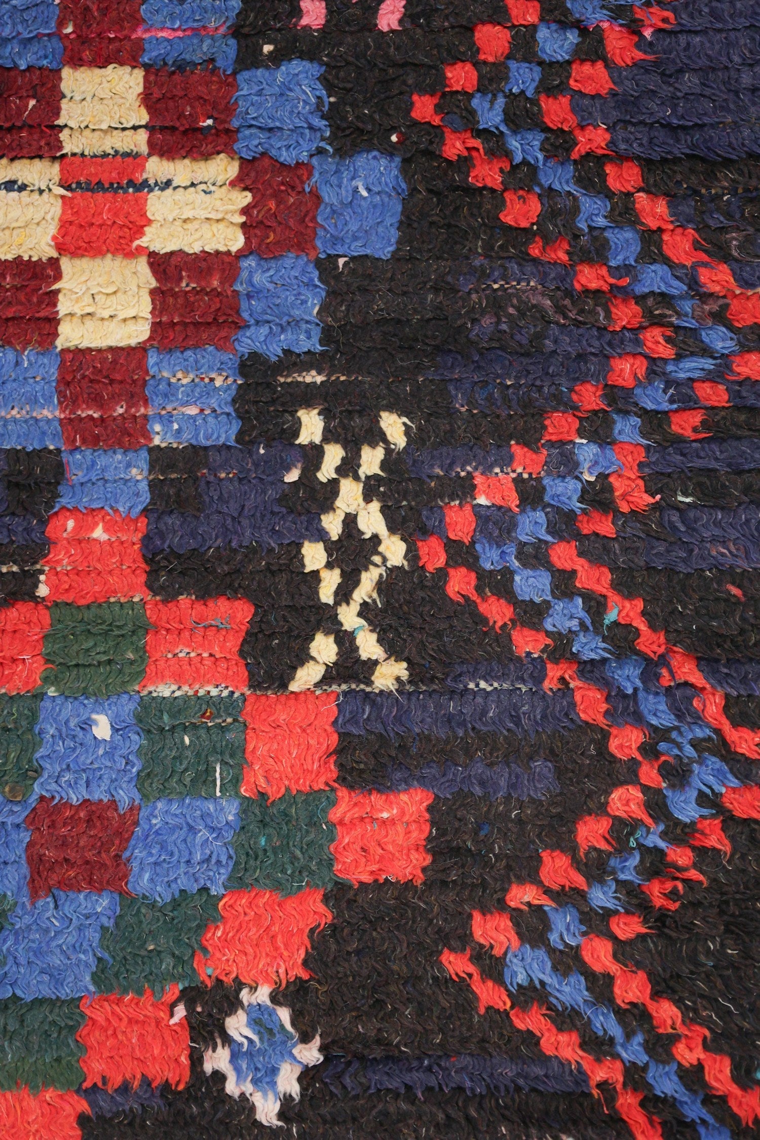 Vintage Berber Handwoven Tribal Rug, J74122