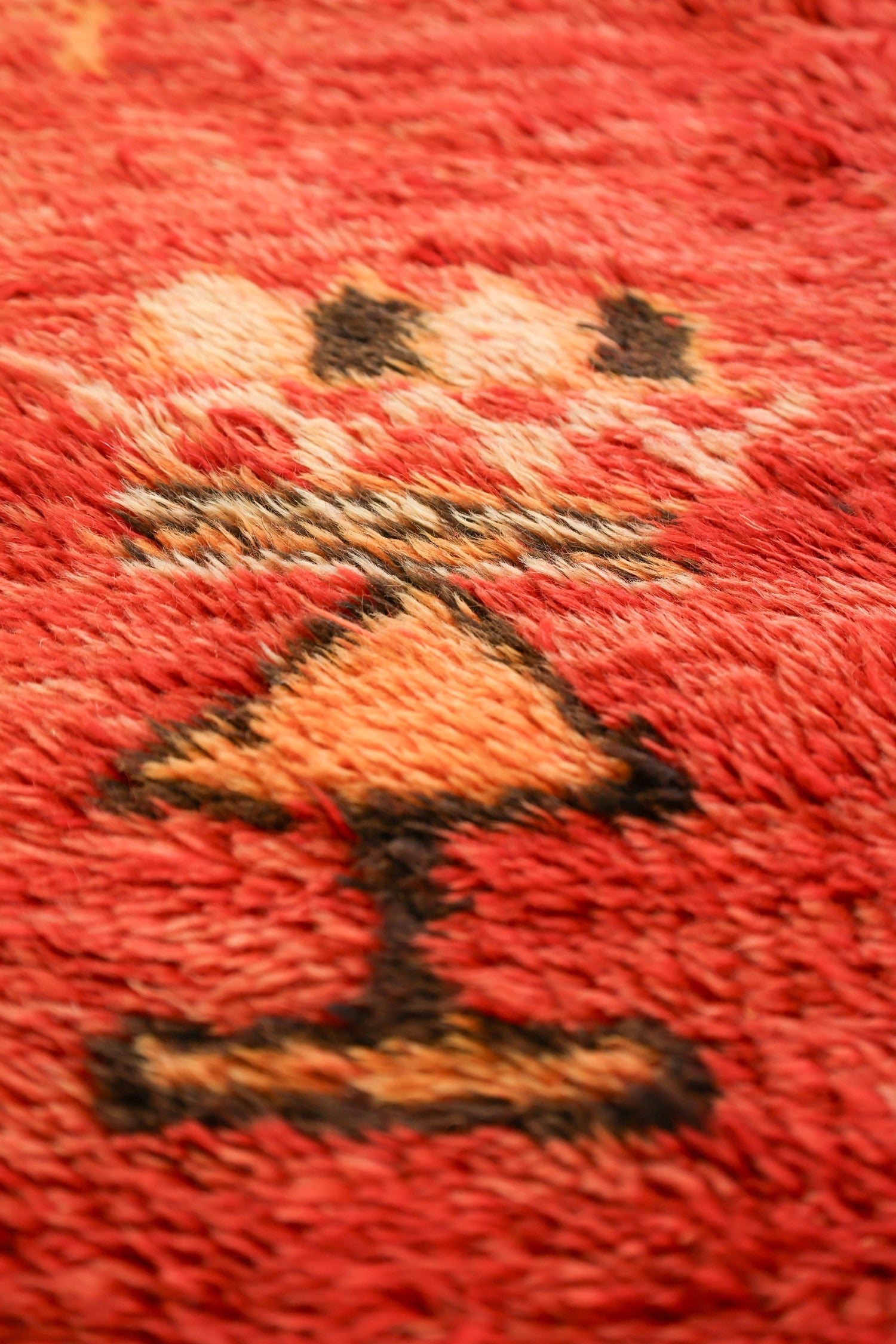 Vintage Berber Handwoven Tribal Rug, J62408