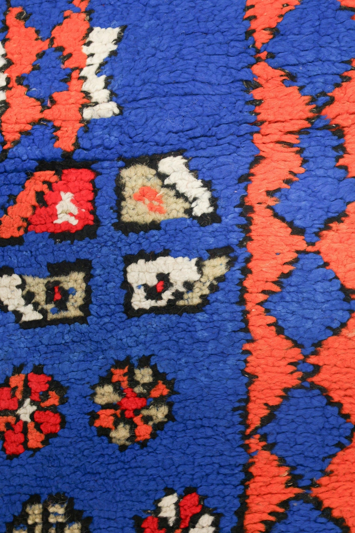 Vintage Berber Handwoven Tribal Rug, J74077