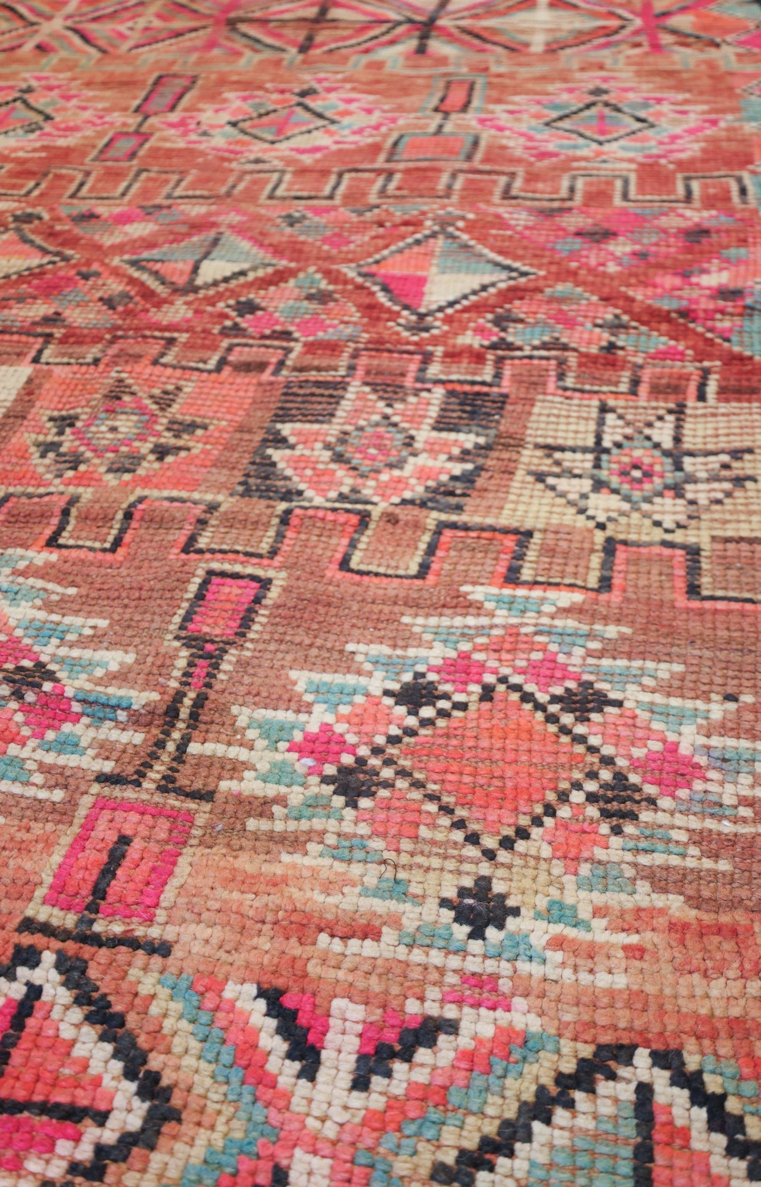 Vintage Berber Handwoven Tribal Rug, J74082