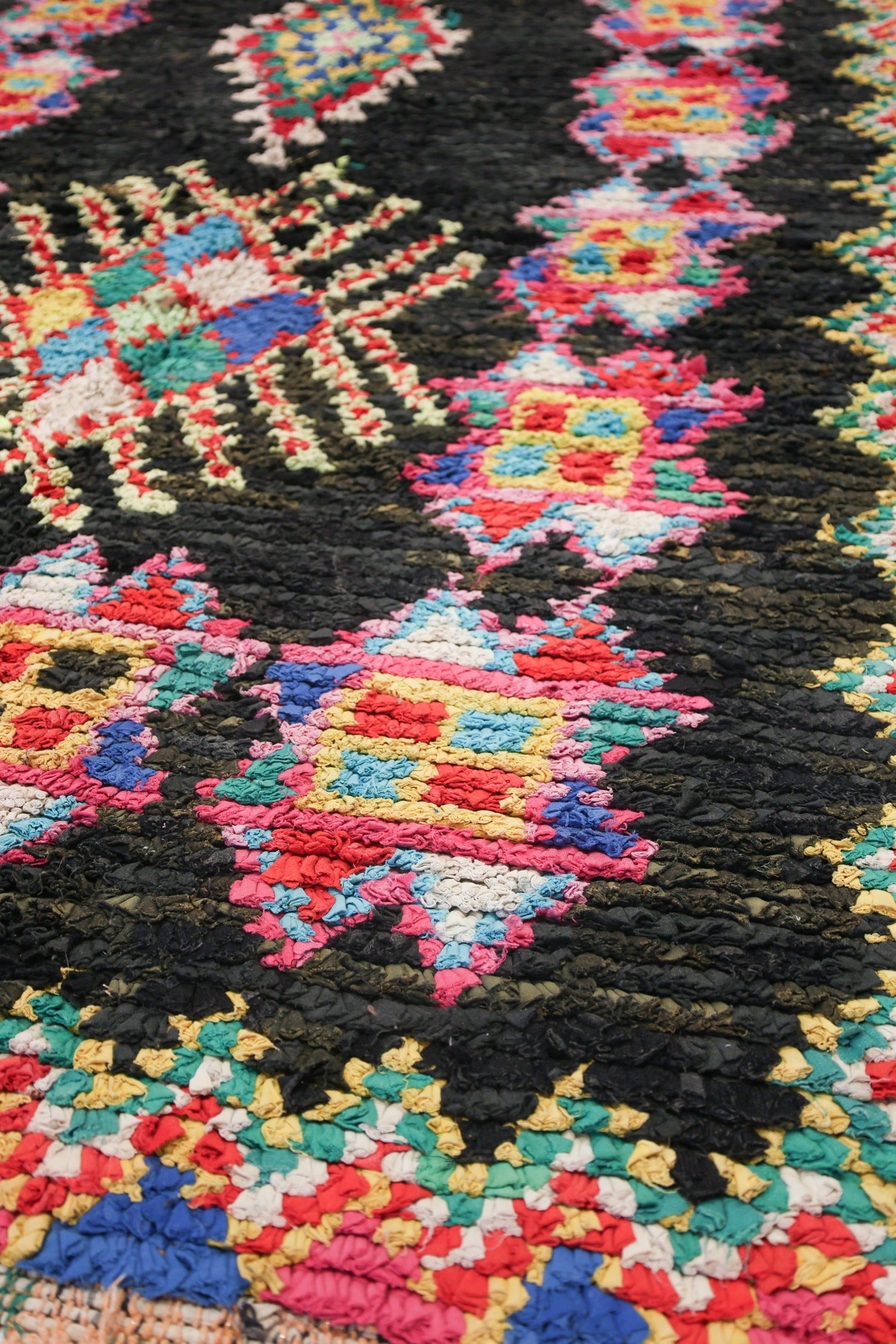 Vintage Berber Handwoven Tribal Rug, J74169