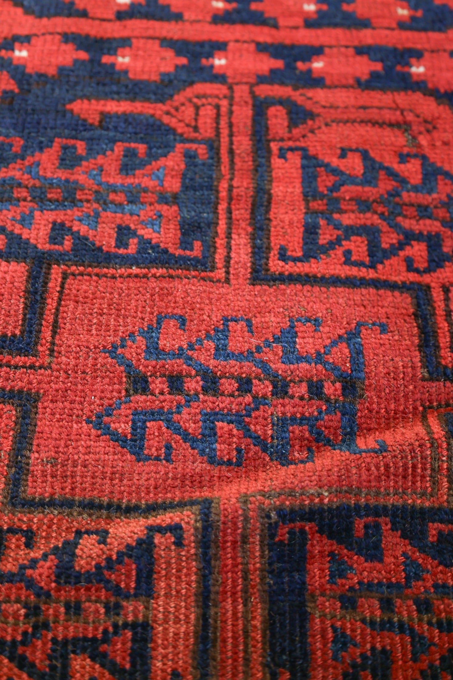 Vintage Ersari Handwoven Tribal Rug, J75390