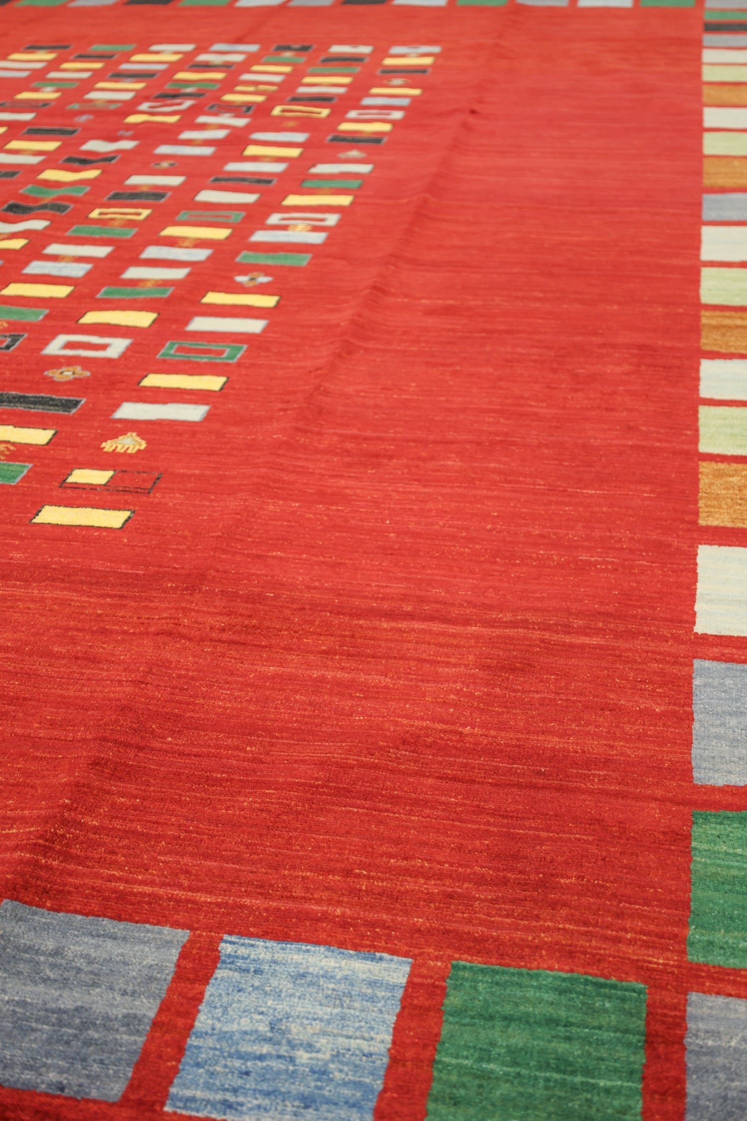 Gabbeh Handwoven Tribal Rug, J74845