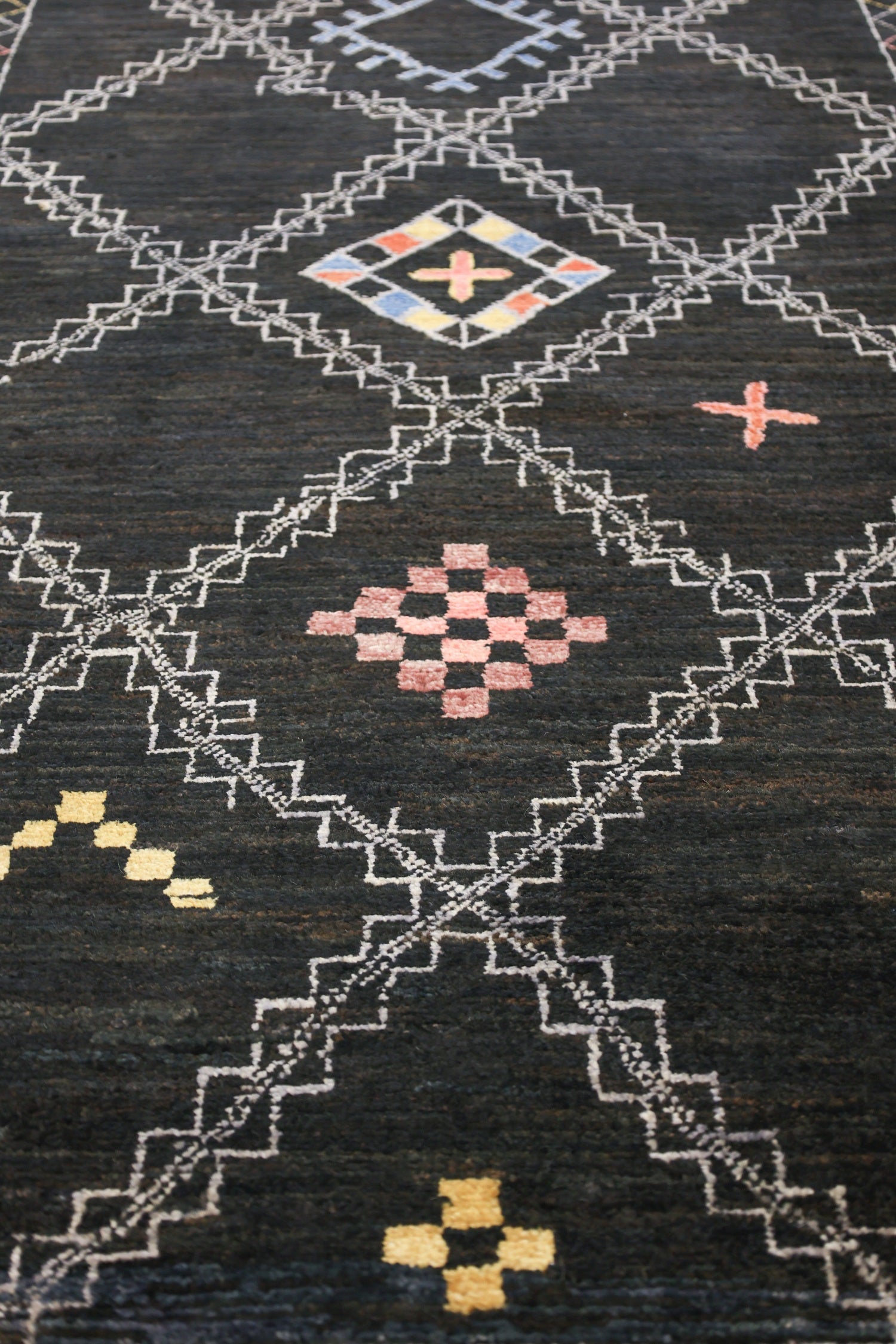 Gabbeh Handwoven Tribal Rug, J76191