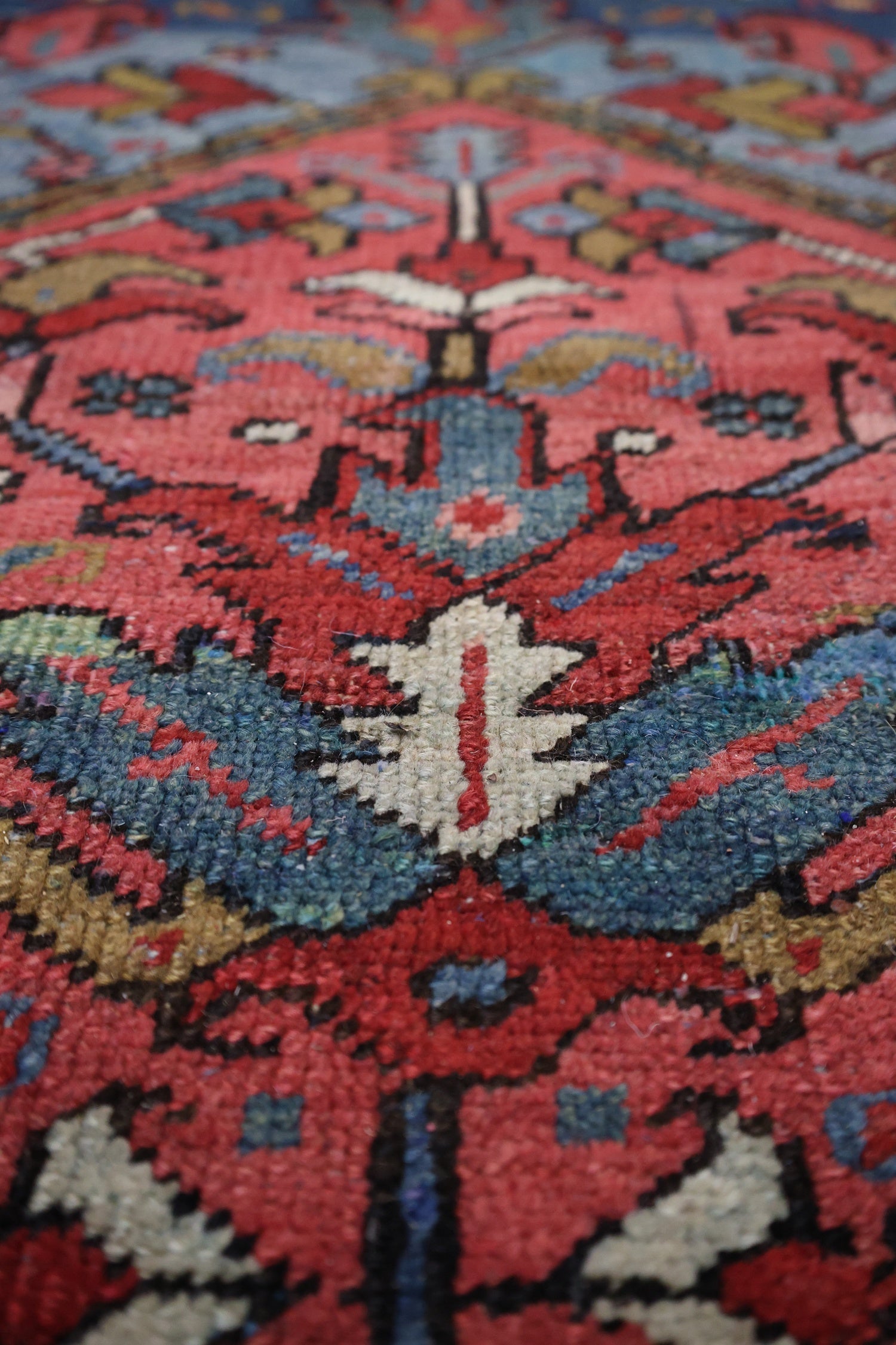 Antique Heriz Handwoven Tribal Rug, J68424