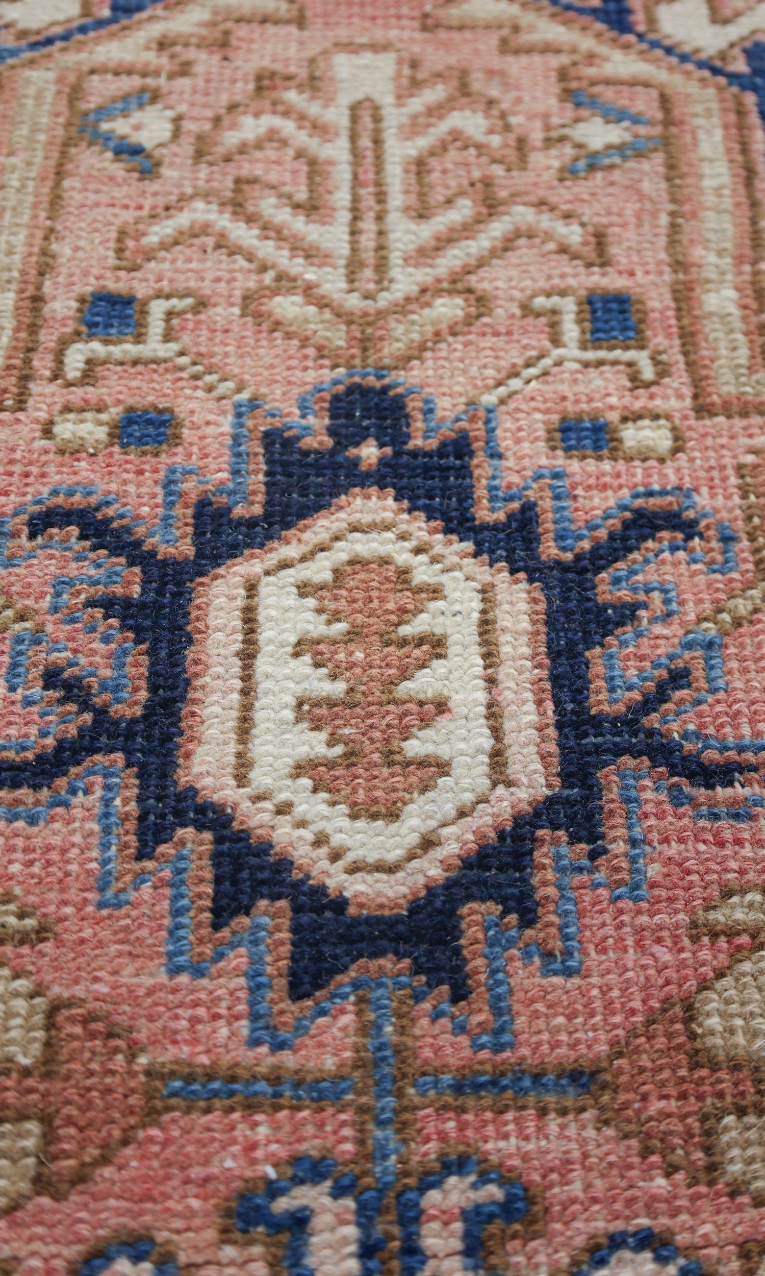 Vintage Heriz Handwoven Tribal Rug, J70020