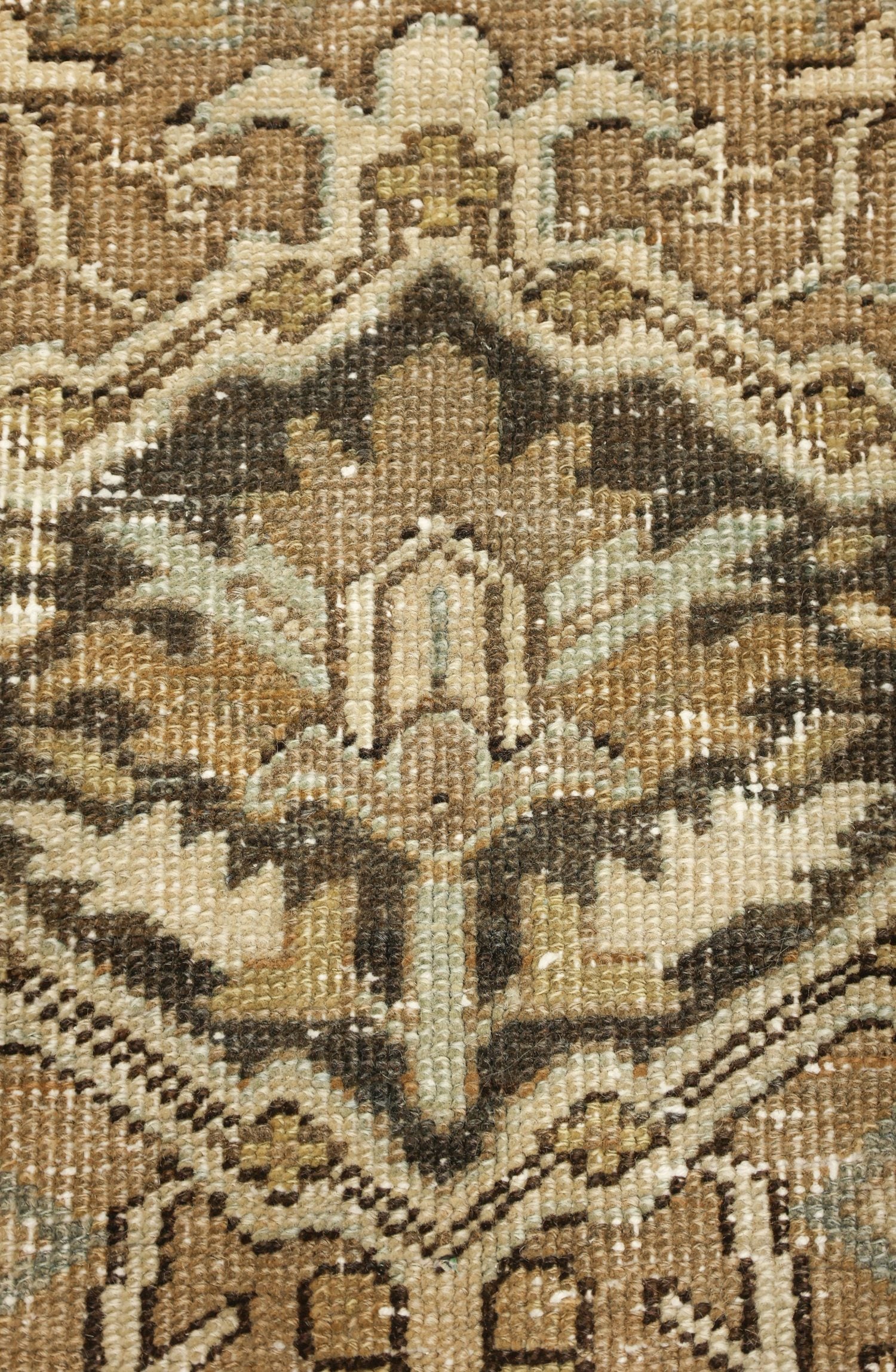 Vintage Heriz Handwoven Tribal Rug, J70407