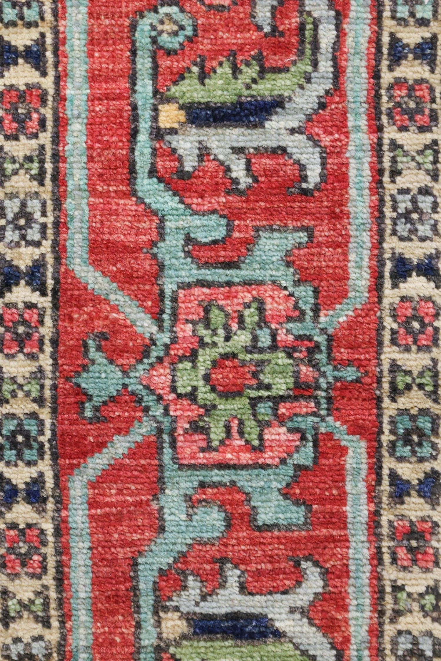 Heriz Handwoven Tribal Rug, J71198