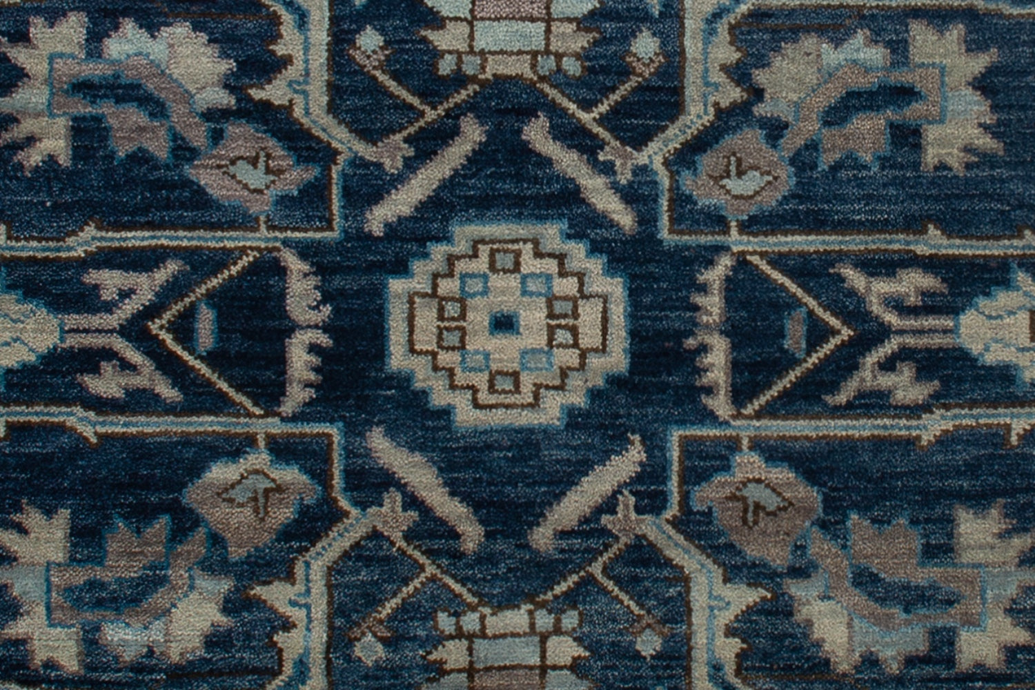 Heriz Handwoven Tribal Rug, J71504