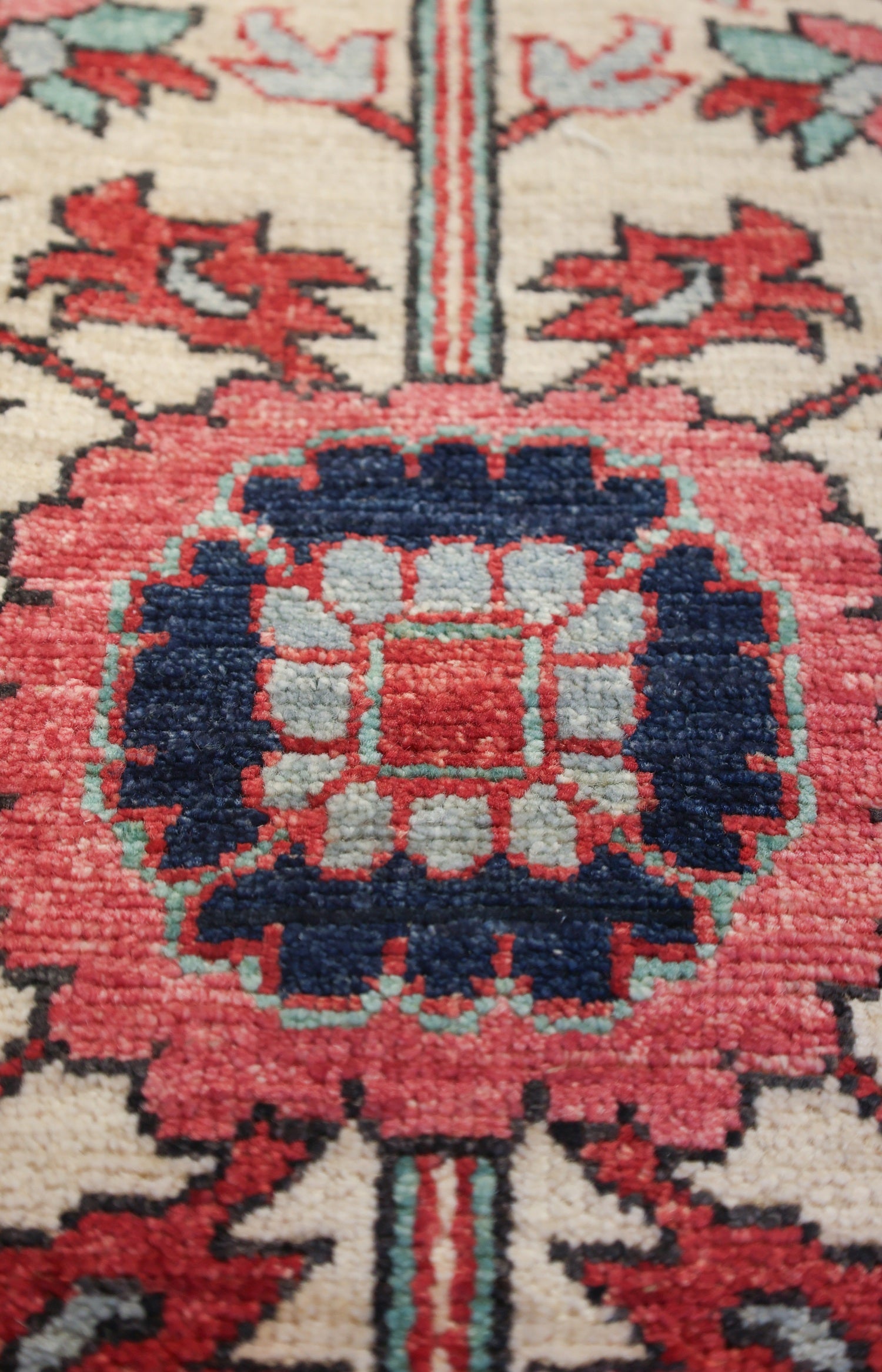 Heriz Handwoven Tribal Rug, J74195