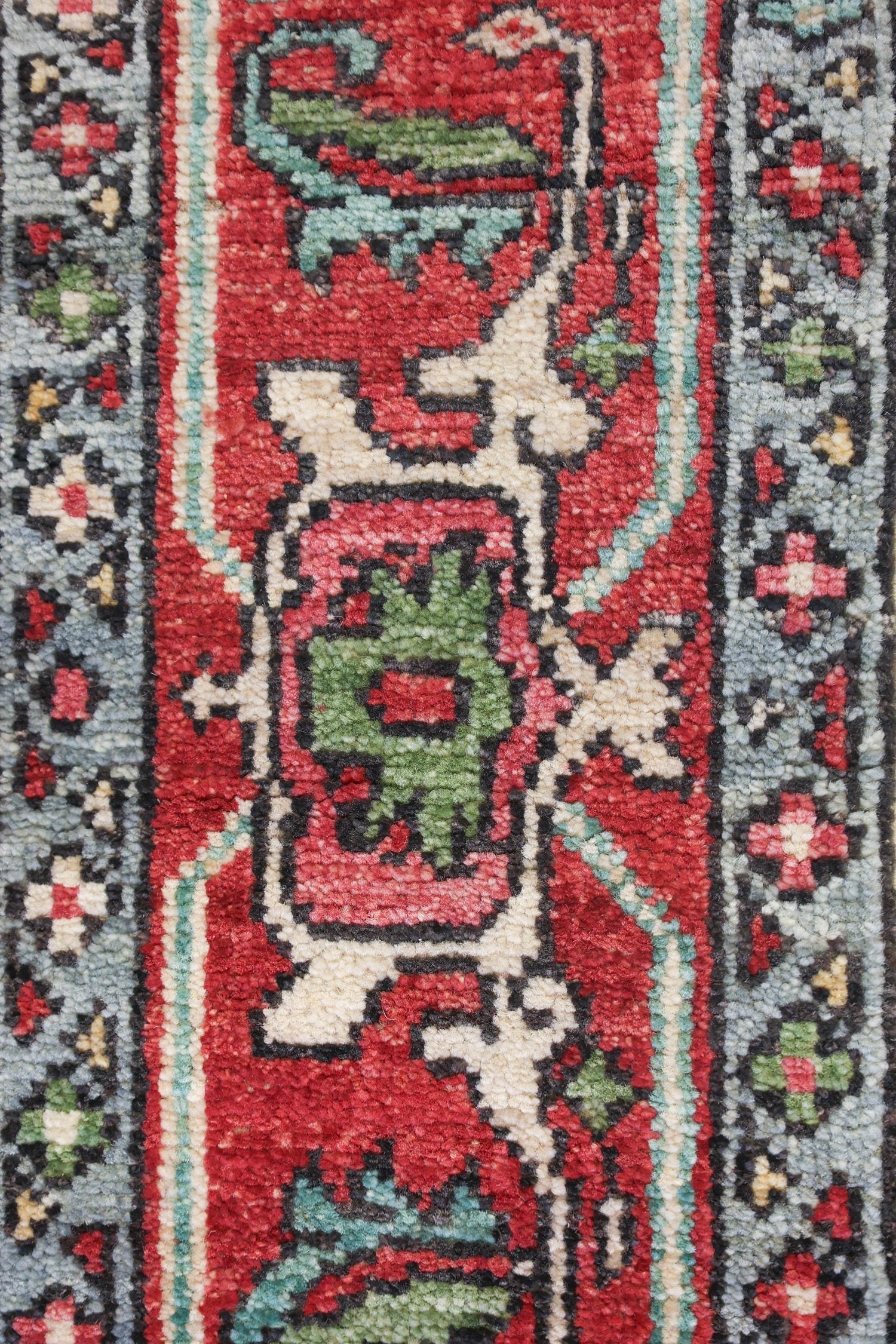 Heriz Handwoven Tribal Rug, J74195