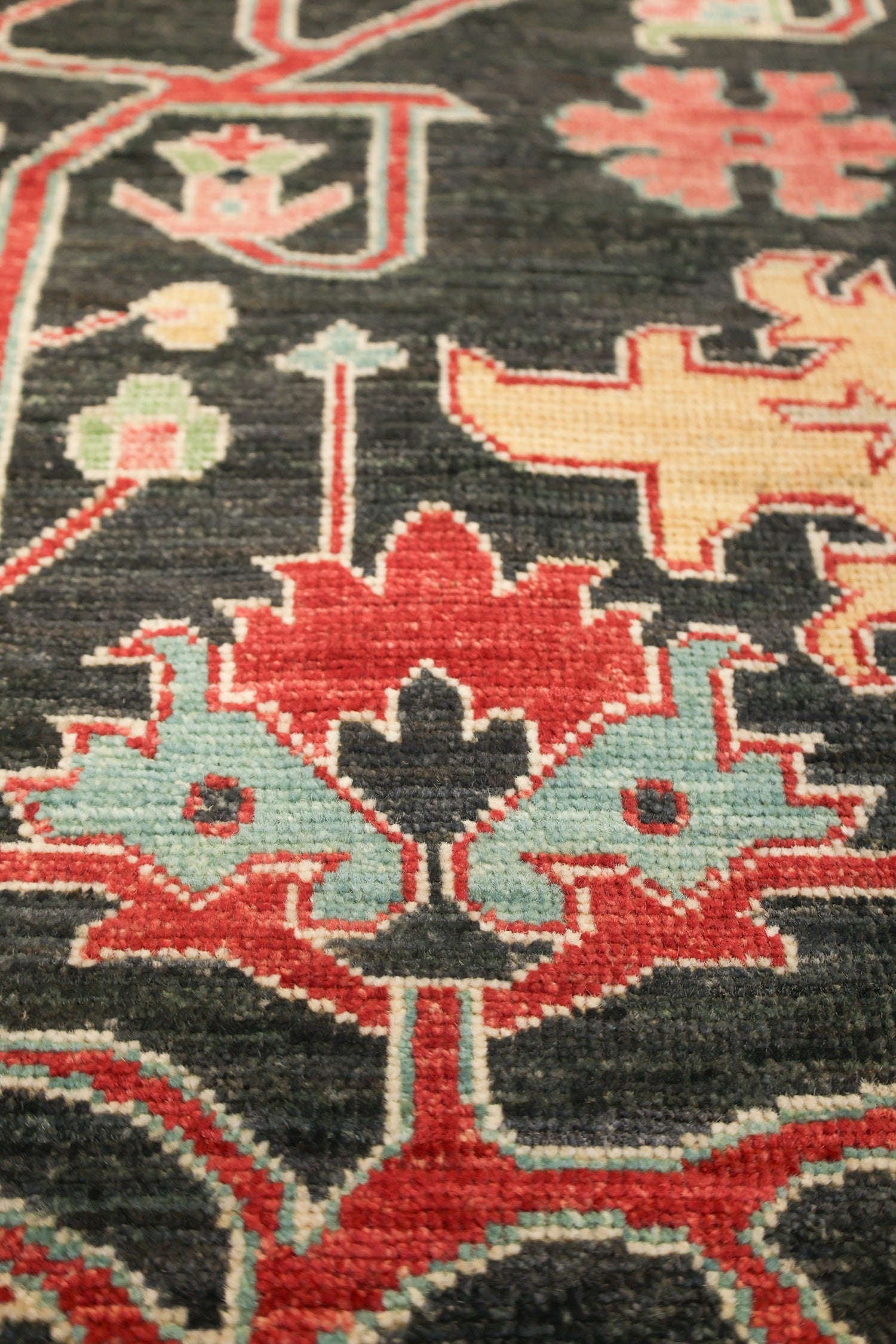 Heriz Handwoven Tribal Rug, J74209