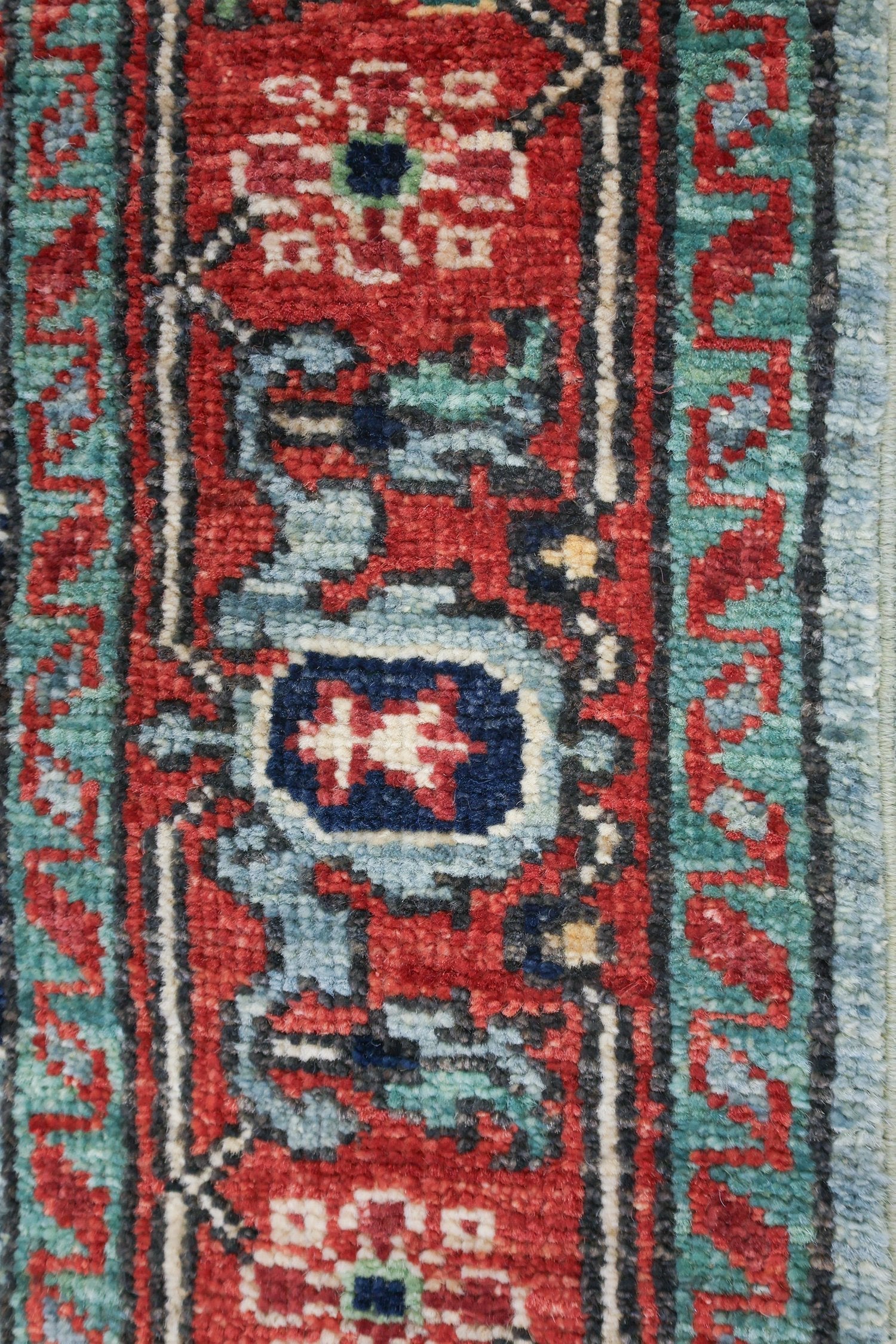 Heriz Handwoven Tribal Rug, J74238