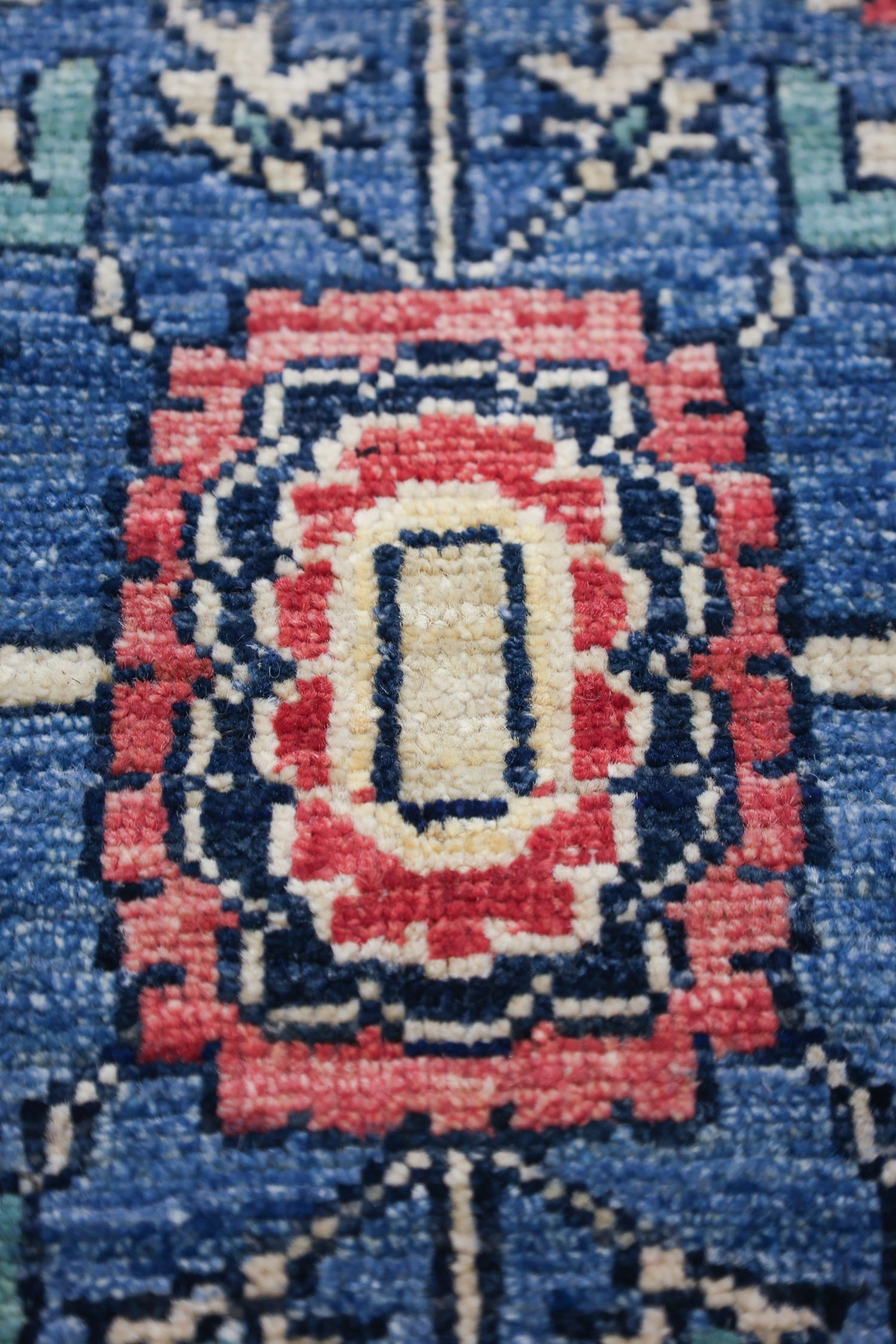 Heriz Handwoven Tribal Rug, J74693