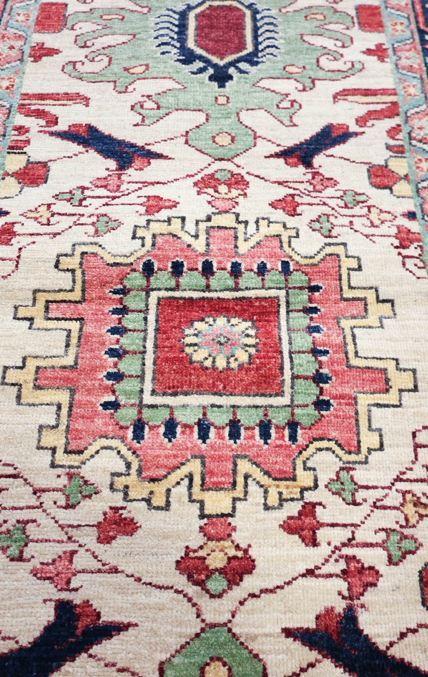 Heriz Handwoven Tribal Rug, J74705