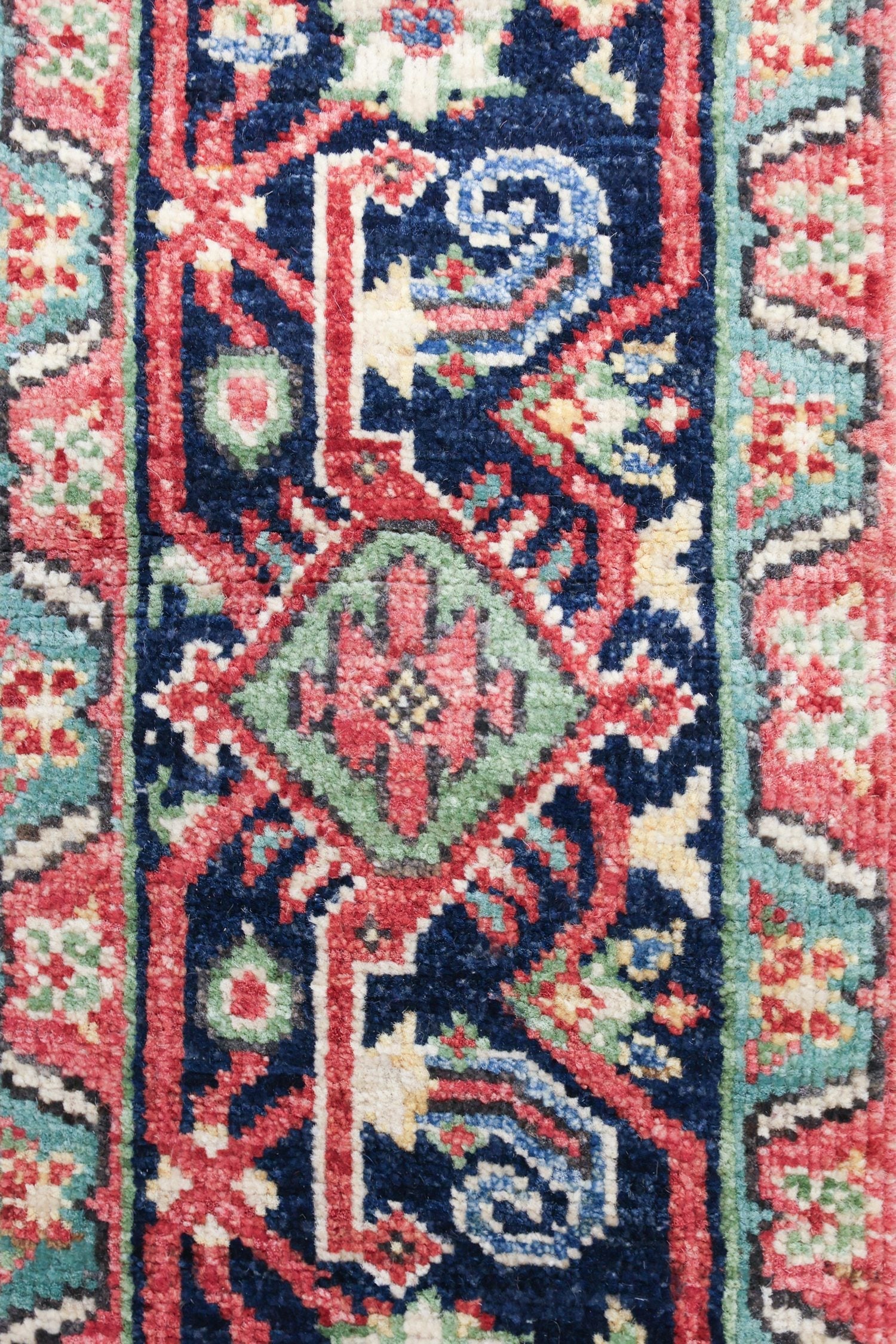 Heriz Handwoven Tribal Rug, J74705