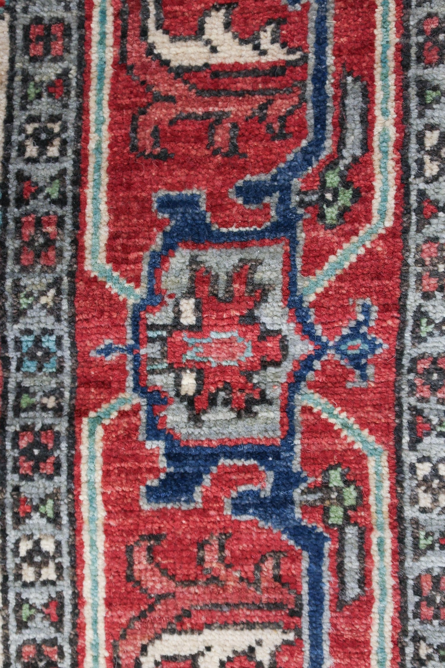 Heriz Handwoven Tribal Rug, J74708