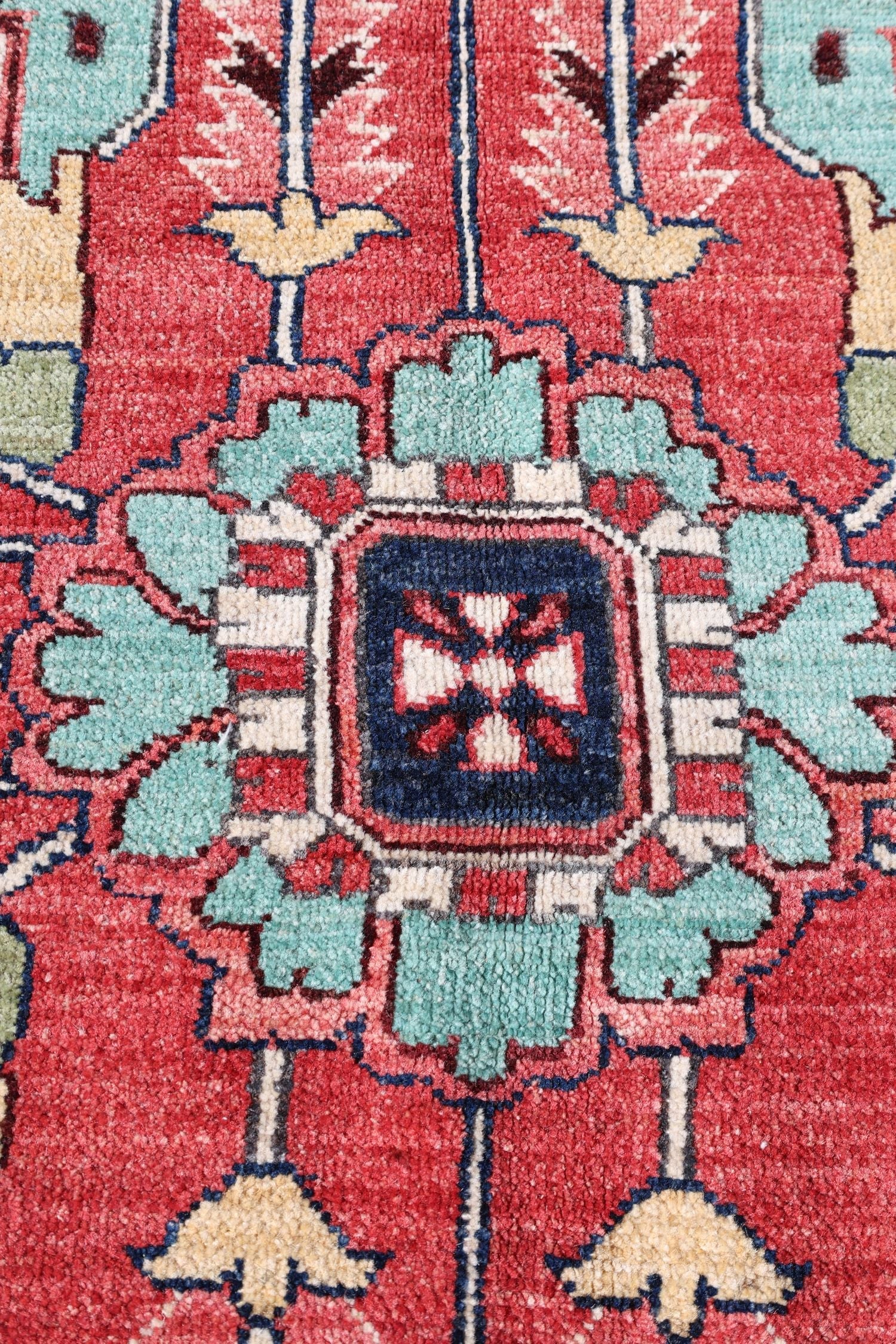 Heriz Handwoven Tribal Rug, J74852