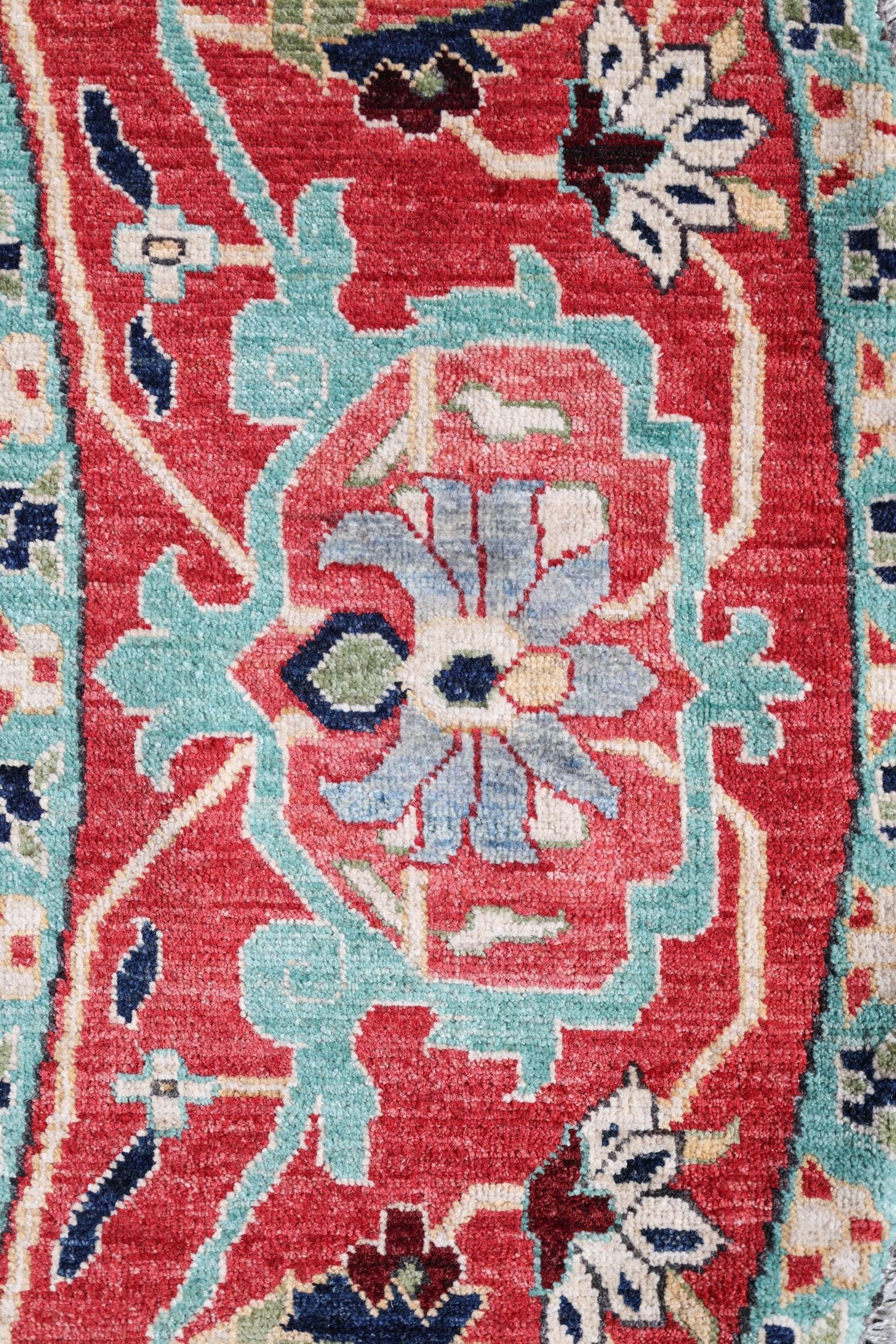 Heriz Handwoven Tribal Rug, J74852