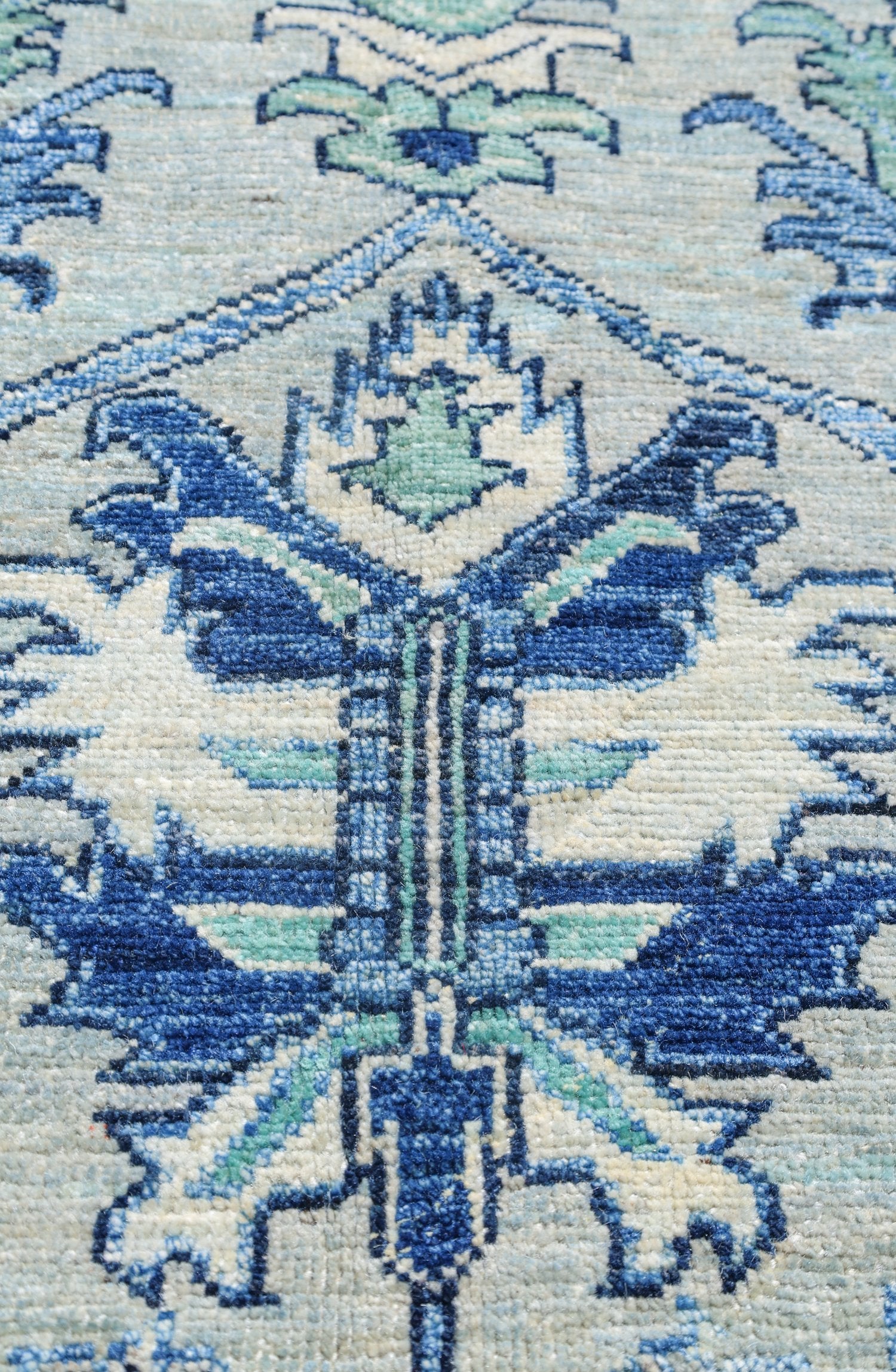 Heriz Handwoven Tribal Rug, J74982